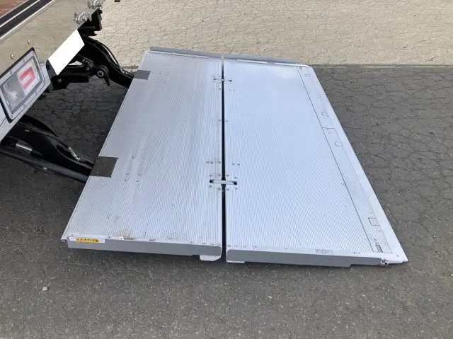 令和06年01月中古大型アルミバン・ウィング日野プロフィアの画像20