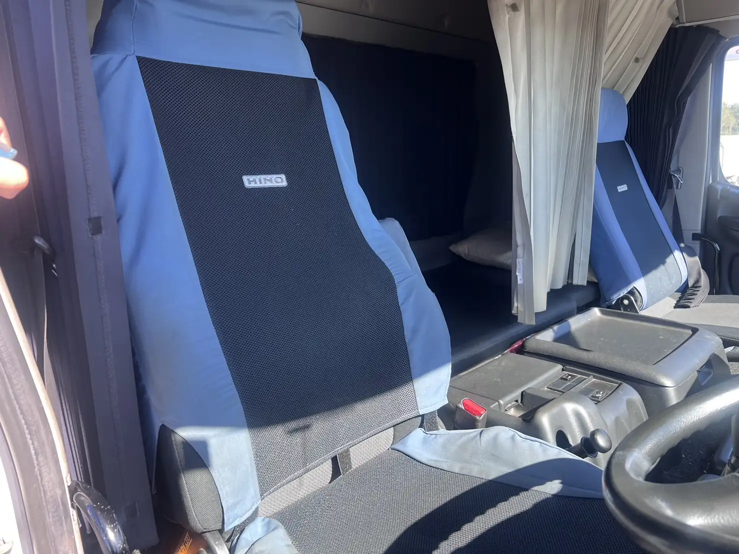 平成27年07月中古大型平ボディ日野プロフィアの画像8