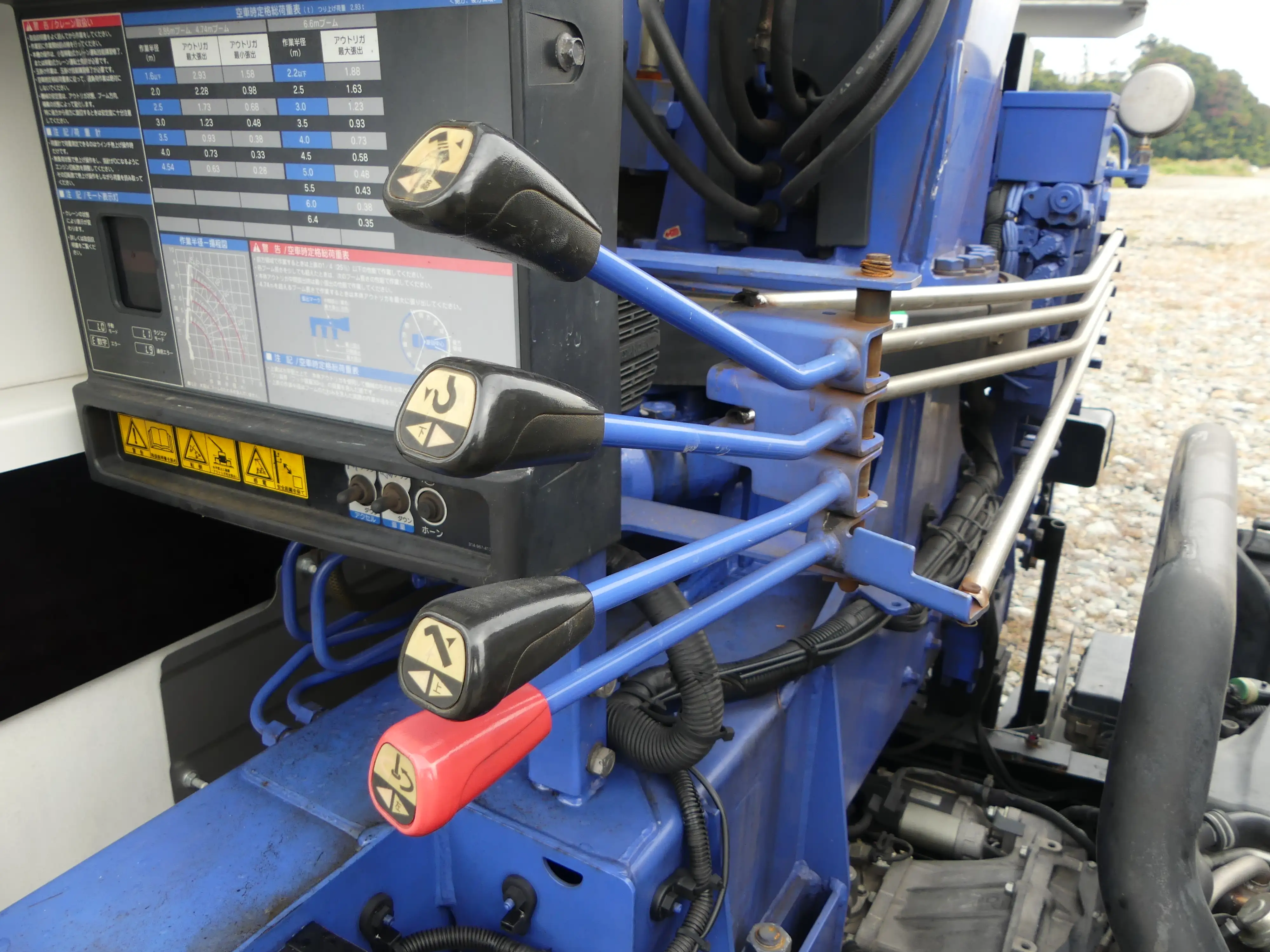 平成30年05月中古小型クレーン付いすゞエルフの画像9