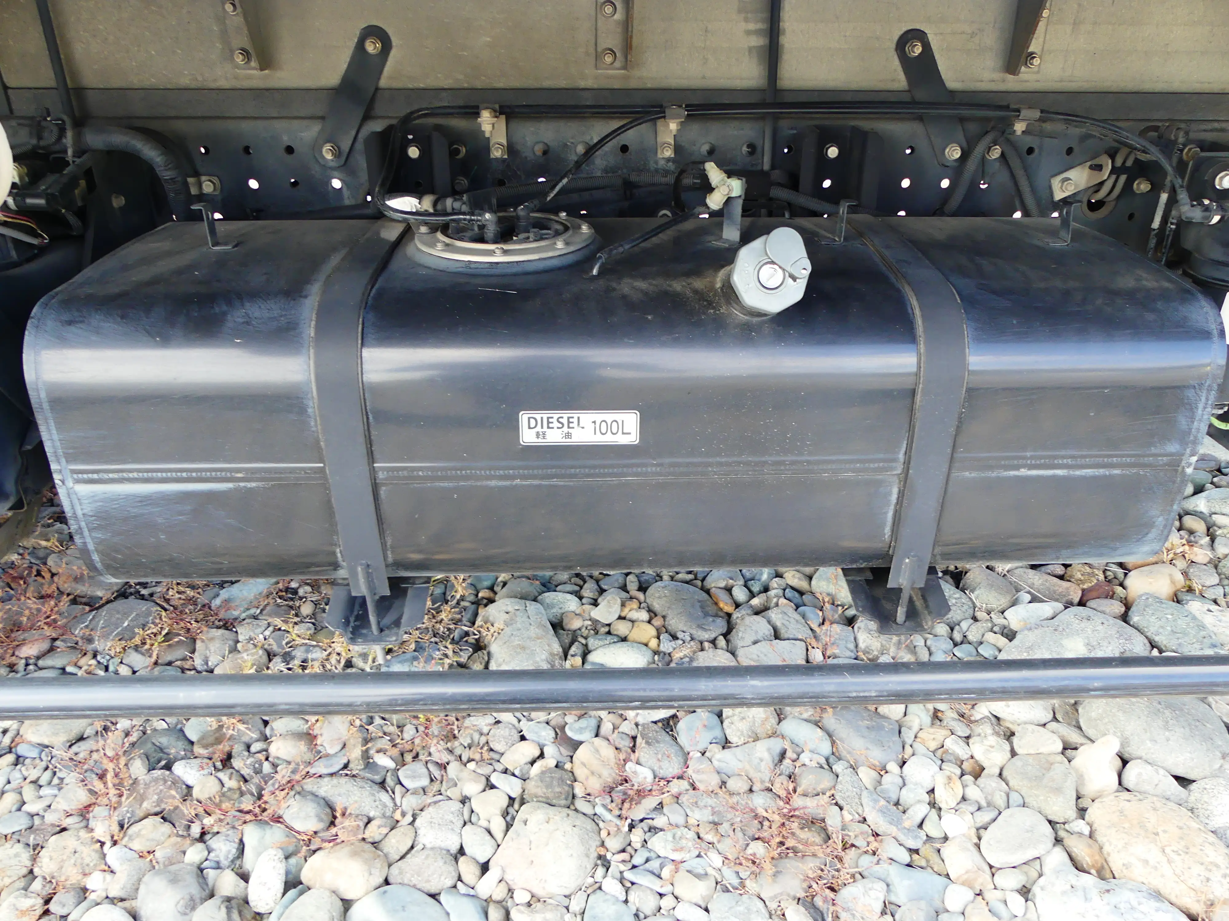 平成27年10月中古小型アルミバン・ウィング三菱ふそうキャンターの画像12