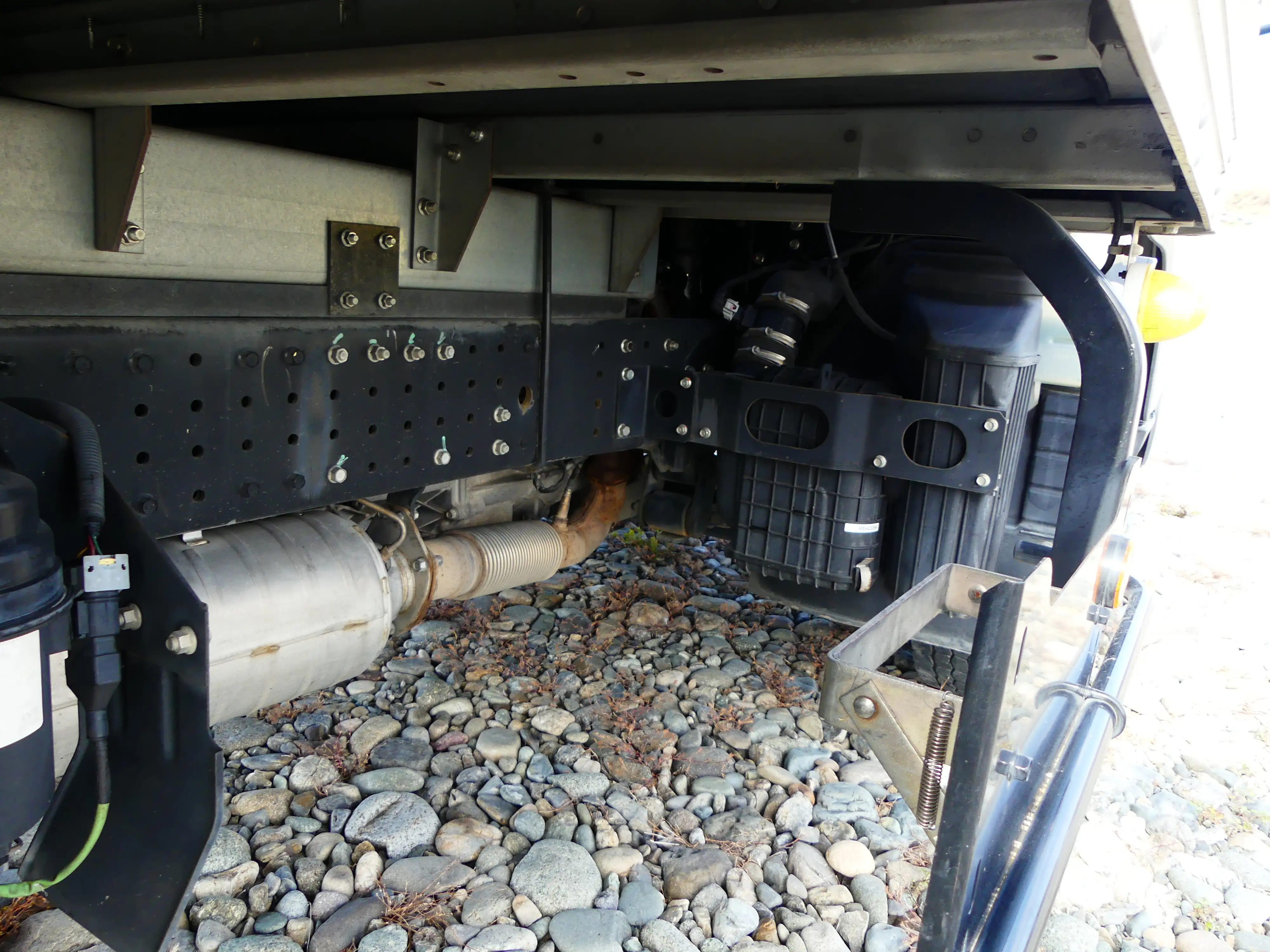 平成27年10月中古小型アルミバン・ウィング三菱ふそうキャンターの画像14