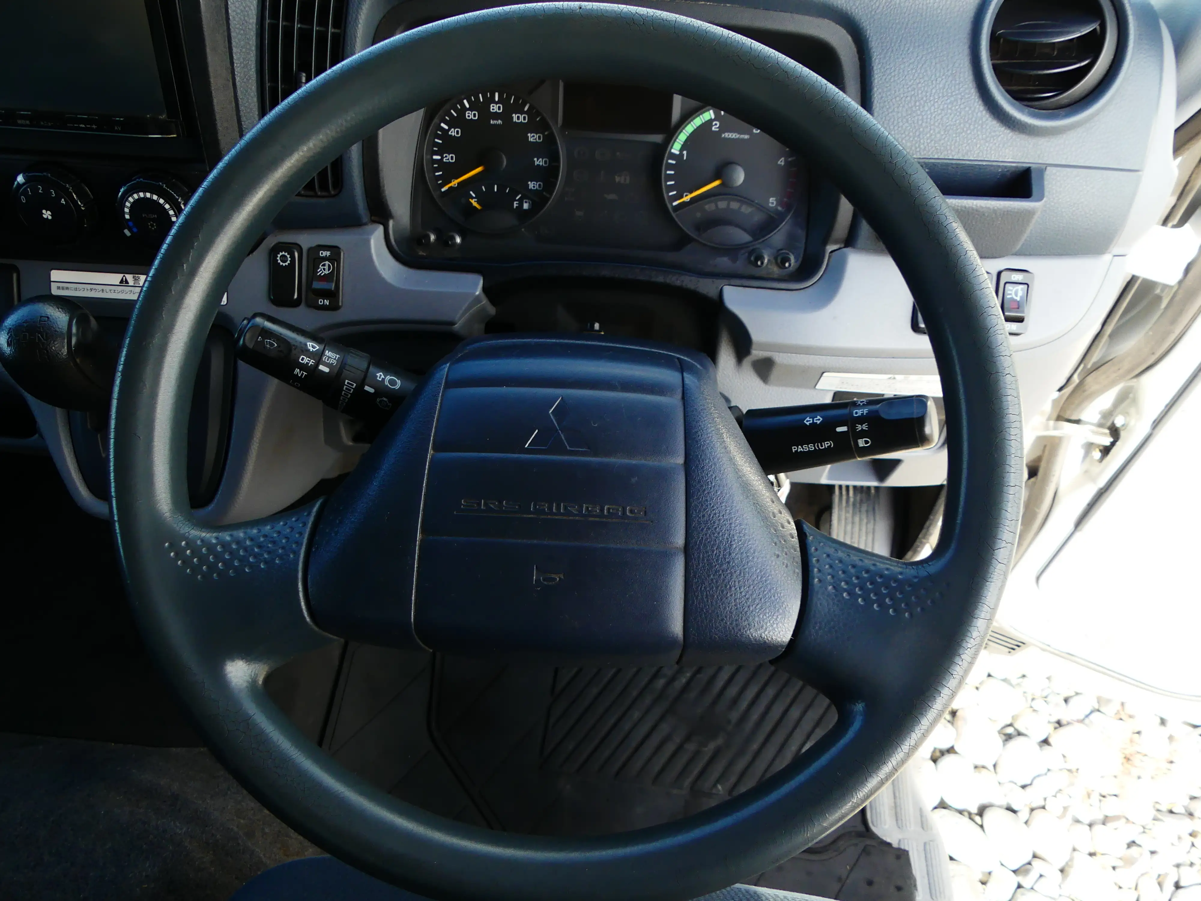 平成27年10月中古小型アルミバン・ウィング三菱ふそうキャンターの画像17