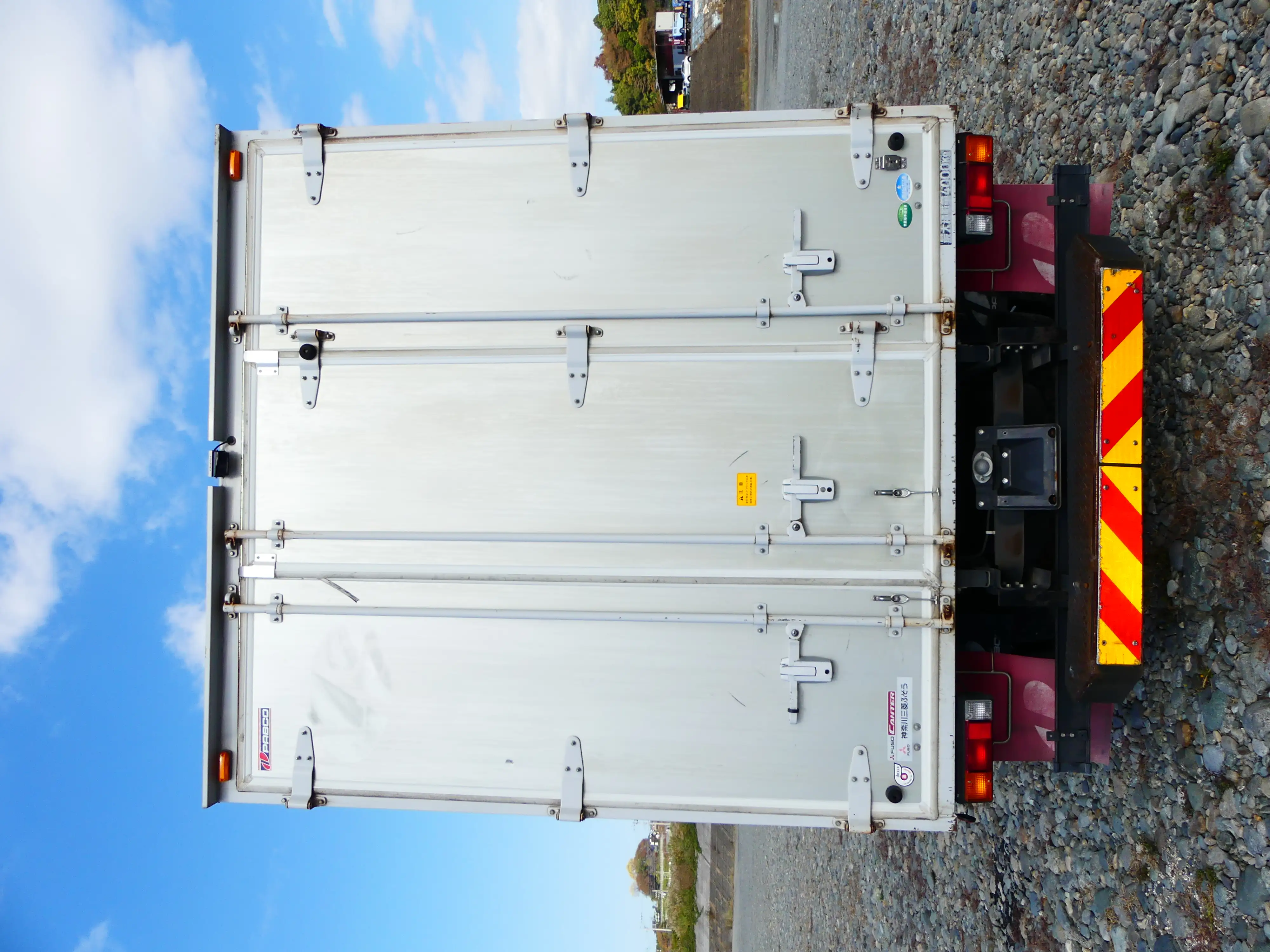 平成27年10月中古小型アルミバン・ウィング三菱ふそうキャンターの画像4