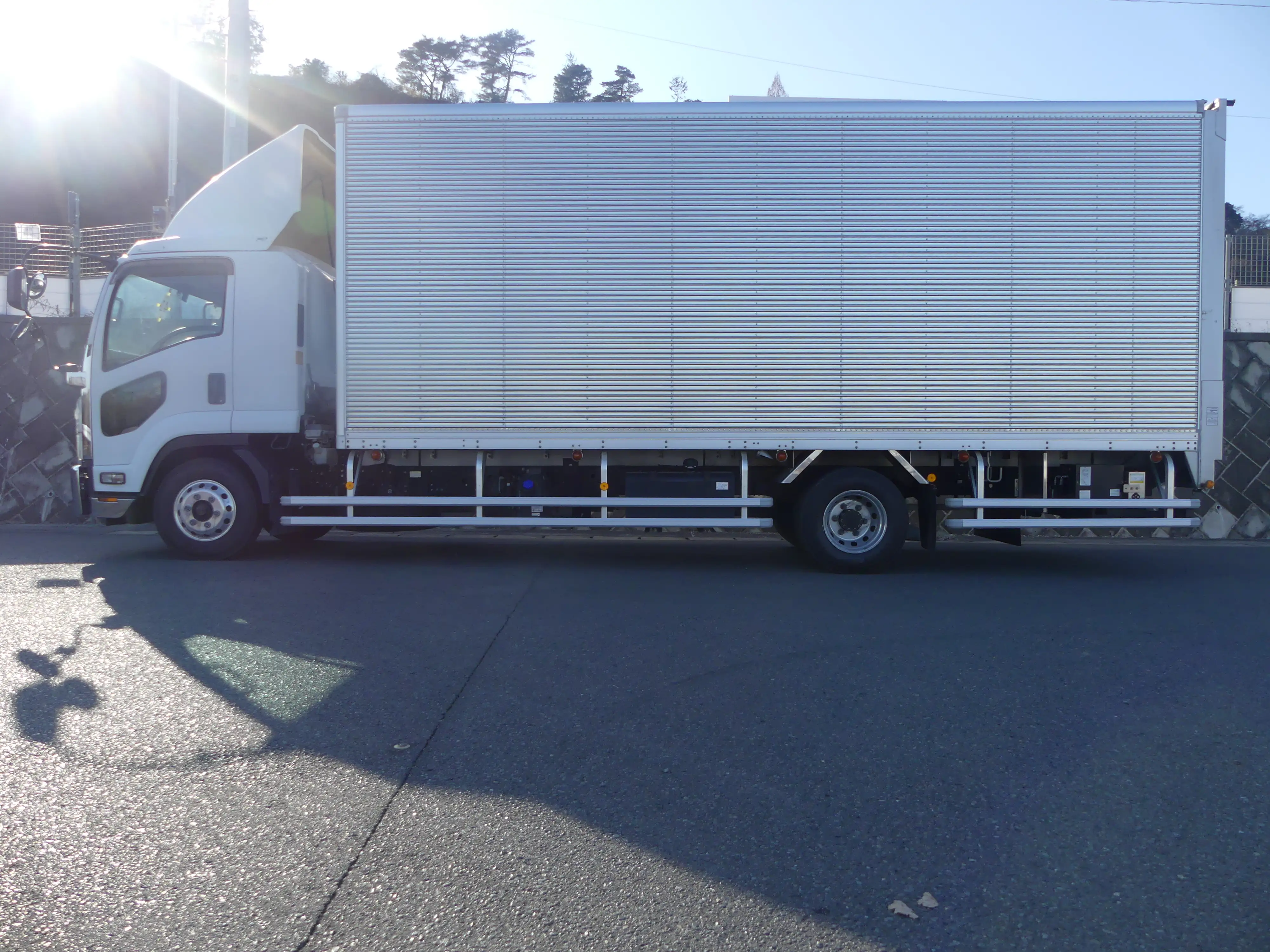 平成30年05月中古中型アルミバン・ウィングいすゞフォワードの画像4