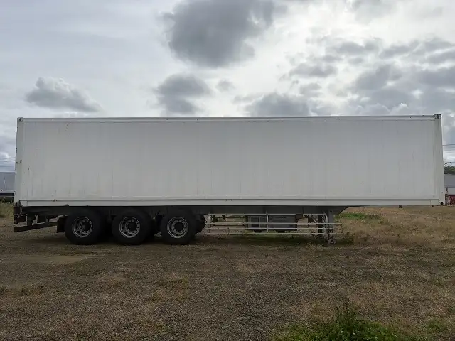 平成30年　トレクス　40ft3軸冷凍コンテナシャシSET　積載：30,480㎏　エアサス（リフトアクスル後軸残し）第五輪荷重：10,880㎏以上　　の画像4