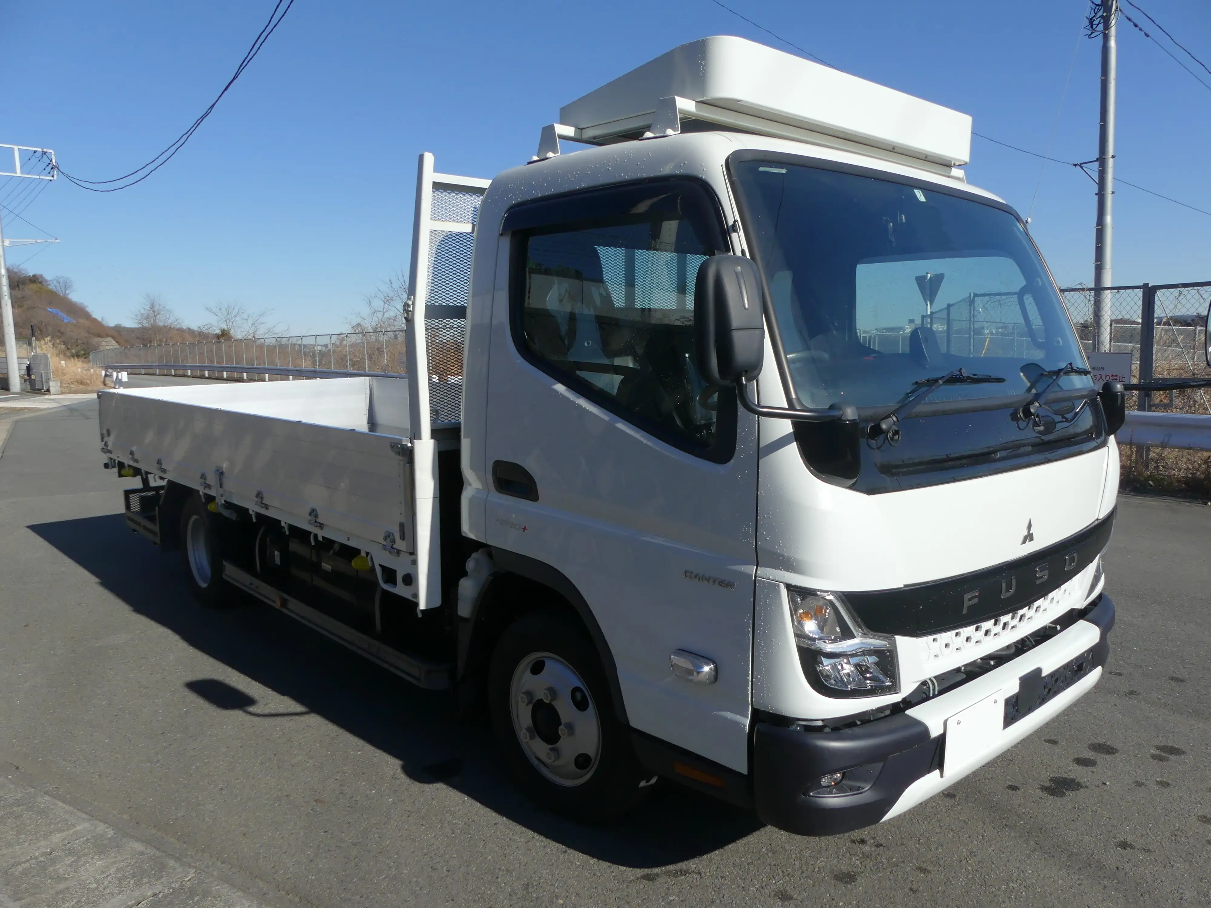 令和04年07月中古小型平ボディ三菱ふそうキャンターの画像1