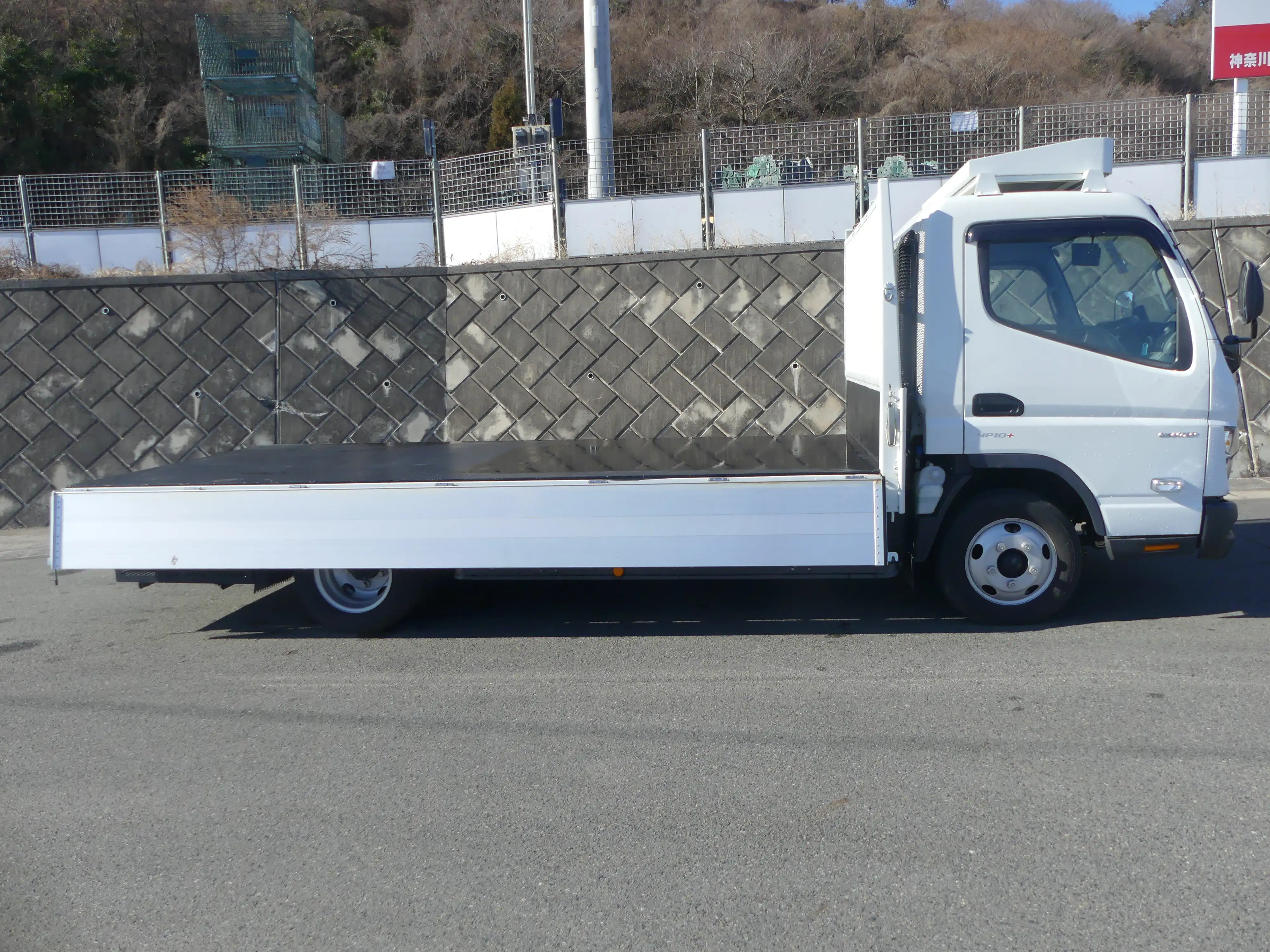 令和04年07月中古小型平ボディ三菱ふそうキャンターの画像6