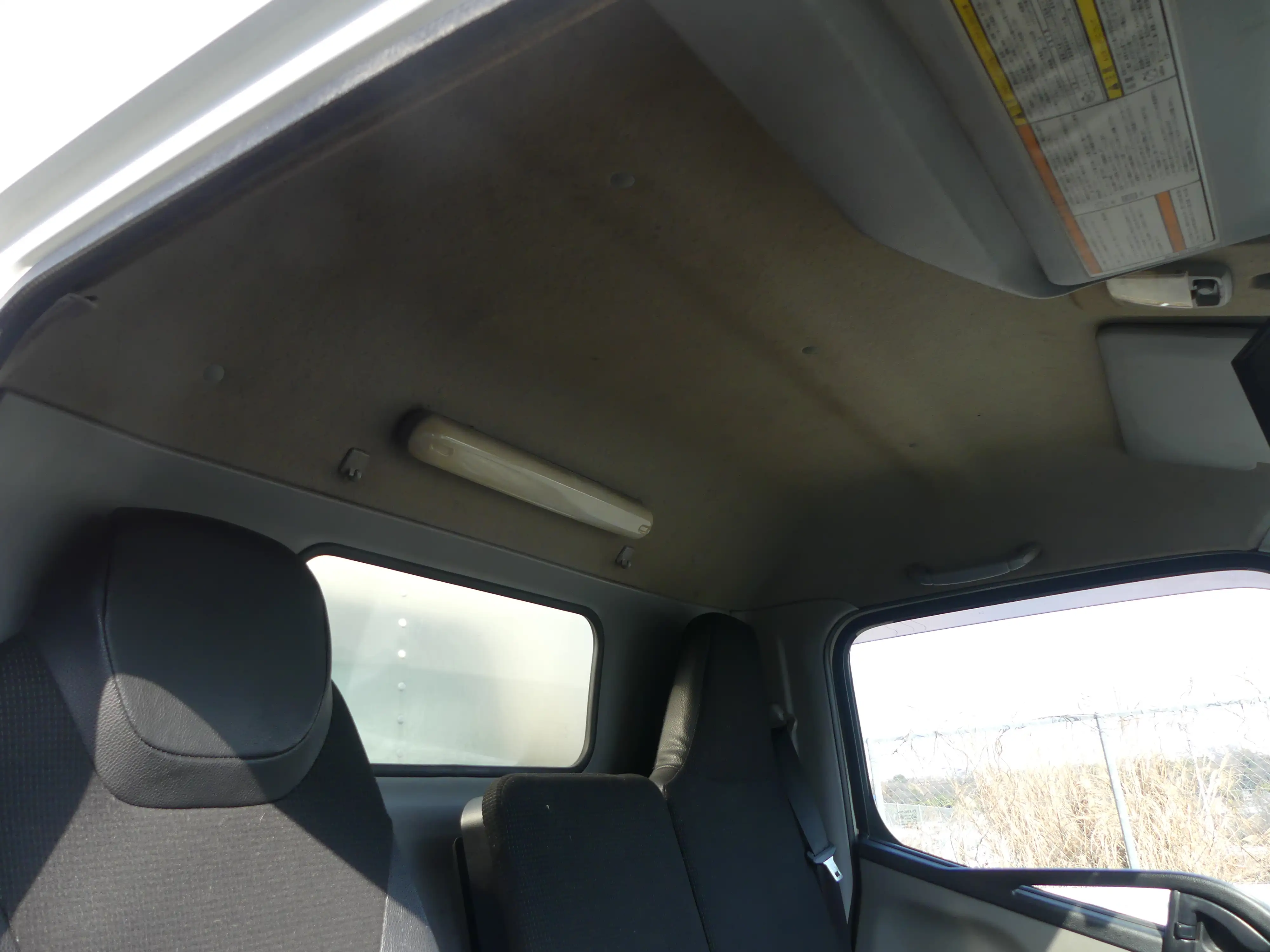 平成29年12月中古小型アルミバン・ウィング三菱ふそうキャンターの画像17