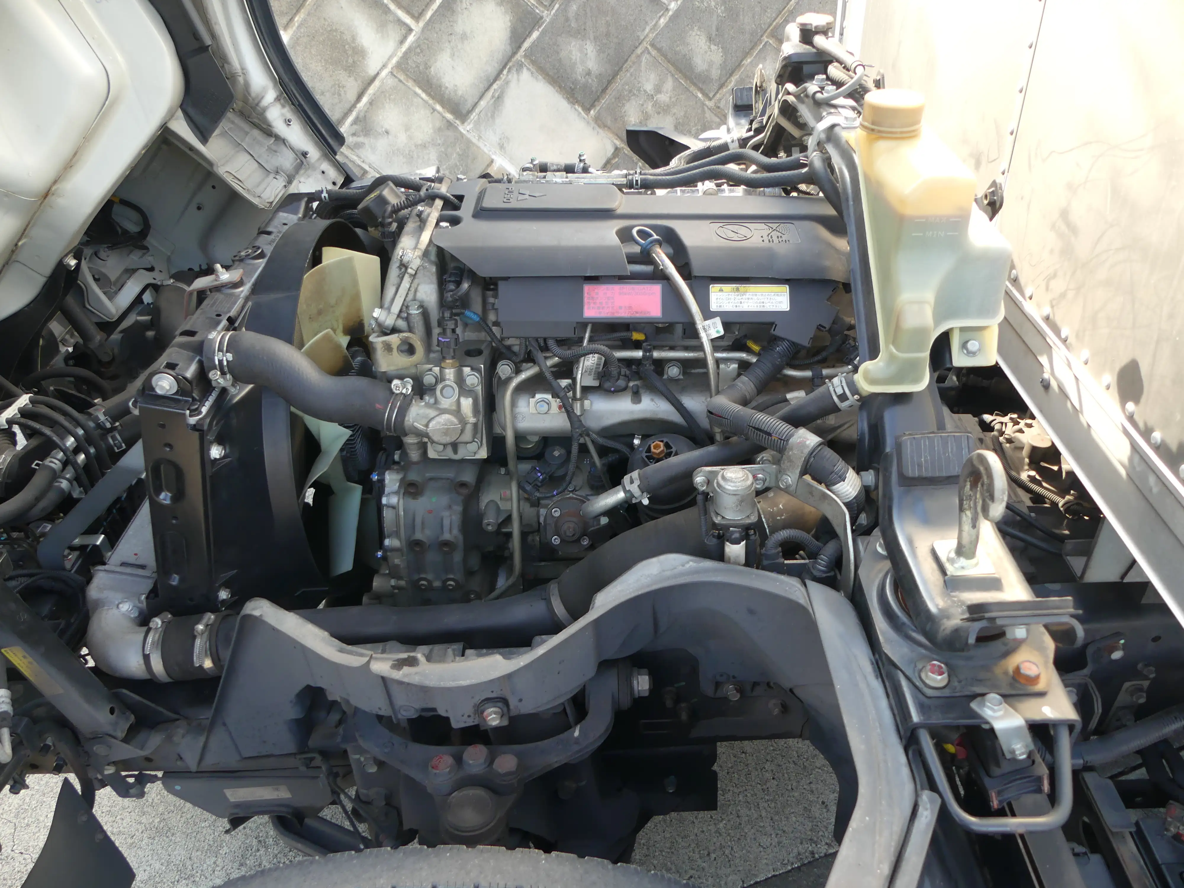 平成29年12月中古小型アルミバン・ウィング三菱ふそうキャンターの画像18