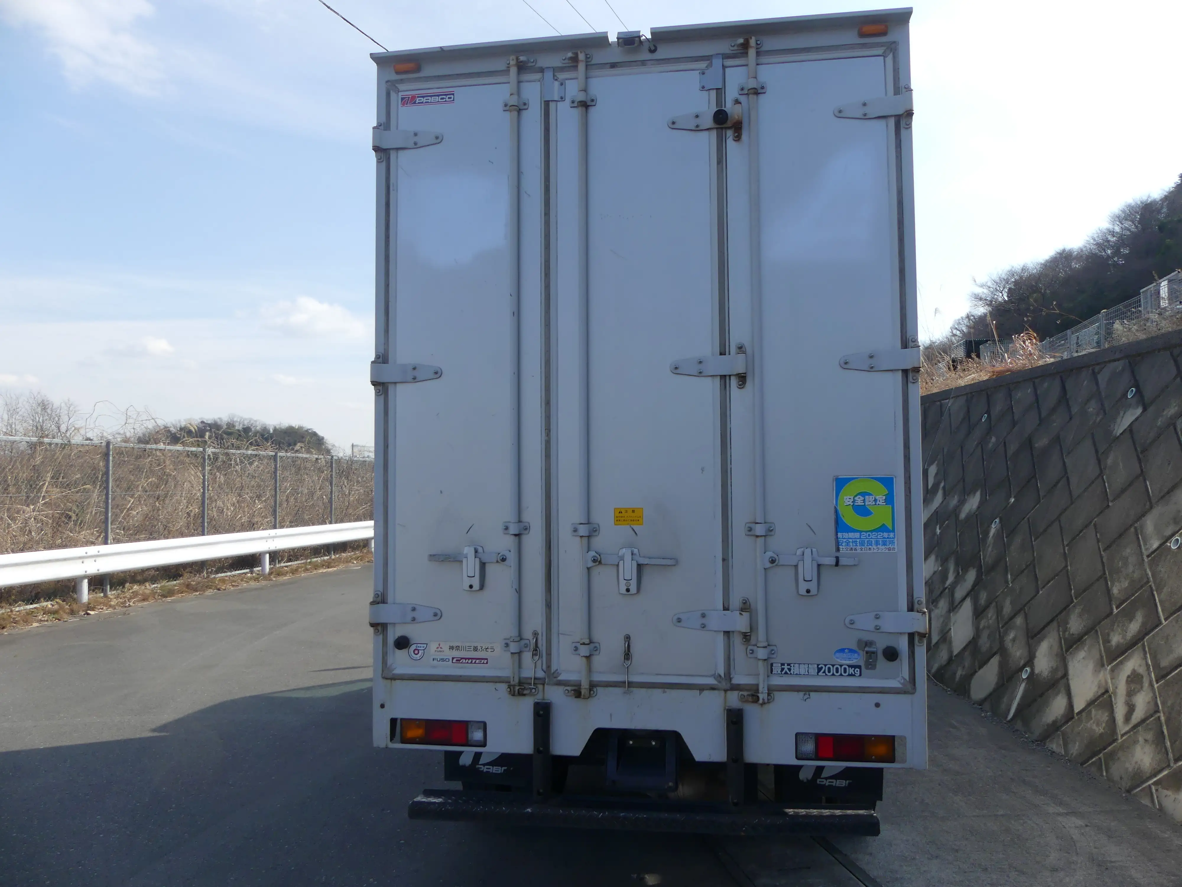 平成29年12月中古小型アルミバン・ウィング三菱ふそうキャンターの画像4