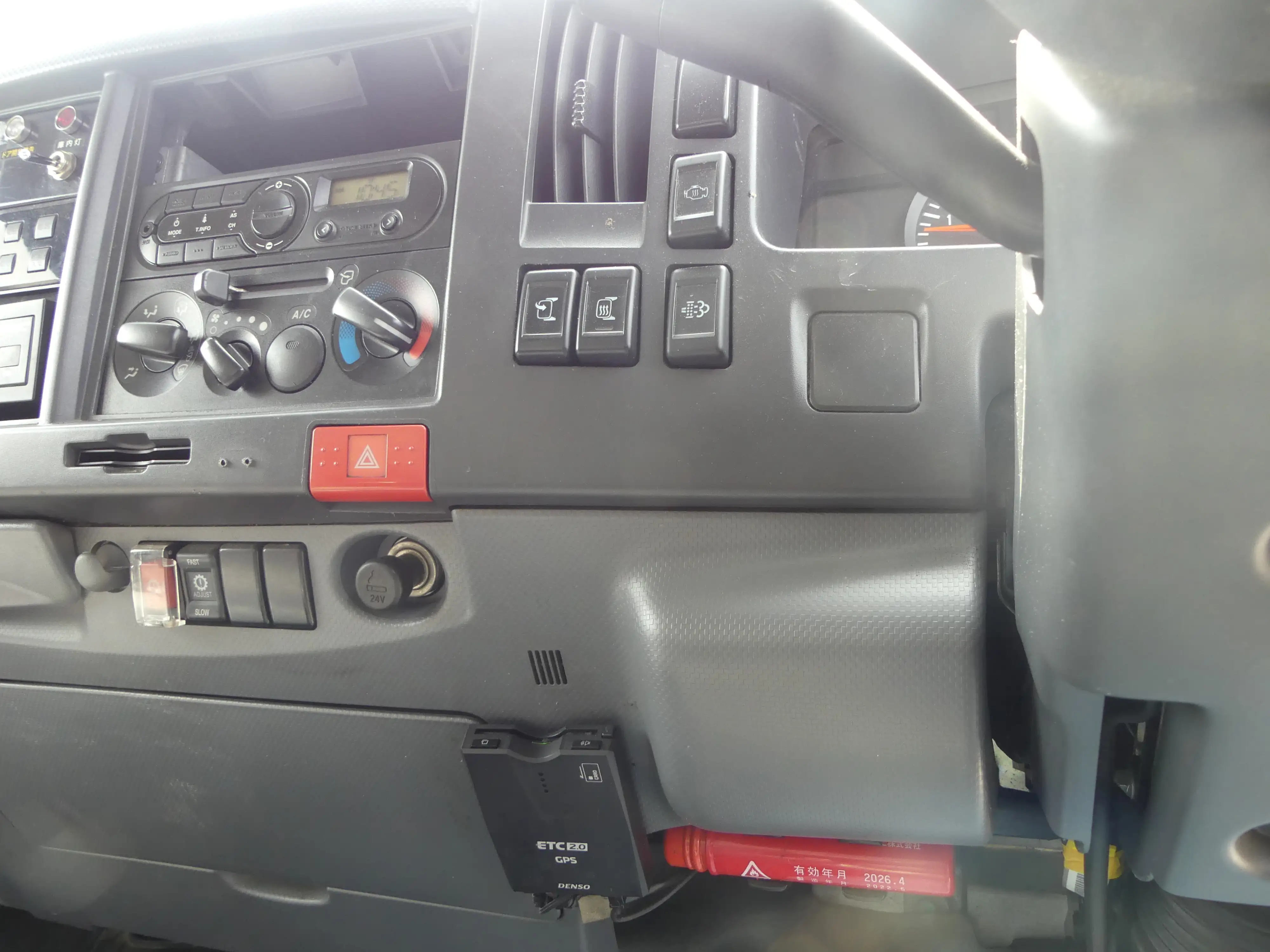 平成30年06月中古小型冷凍バン・ウィングいすゞエルフの画像16