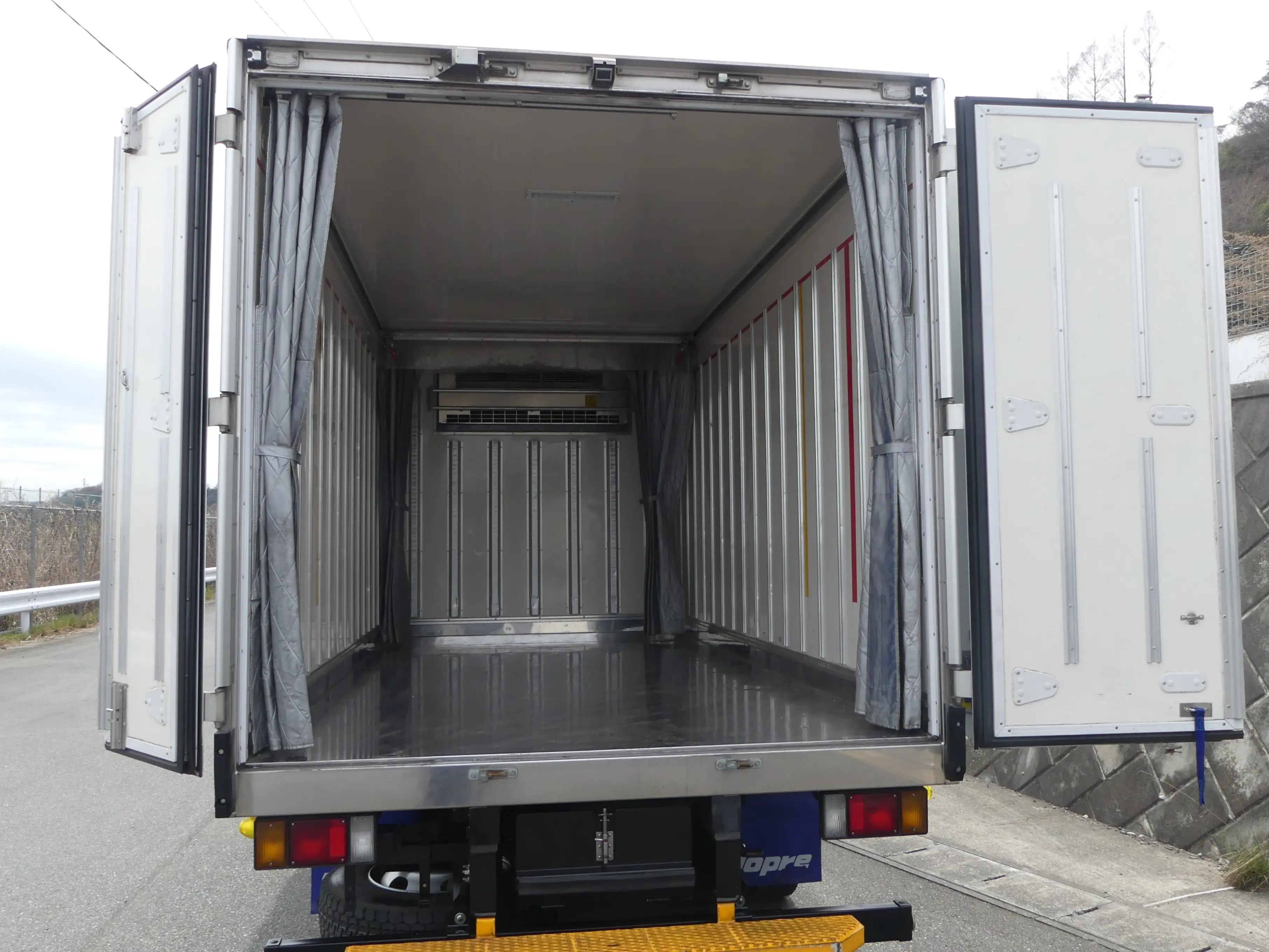 平成30年06月中古小型冷凍バン・ウィングいすゞエルフの画像6