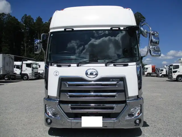 令和5年　ＵＤ　低床アルミウィング　400馬力　AT　積載：13,600㎏の画像2