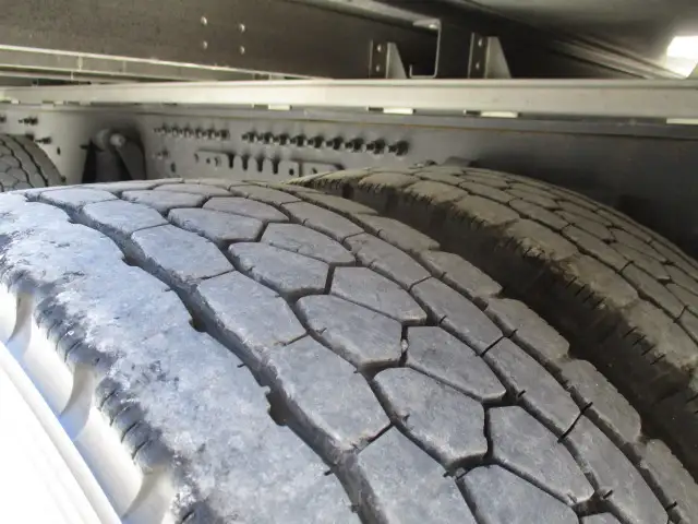 令和5年　ＵＤ　低床アルミウィング　400馬力　AT　積載：13,600㎏の画像14