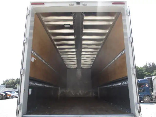 令和5年　ＵＤ　低床アルミウィング　400馬力　AT　積載：13,600㎏の画像21