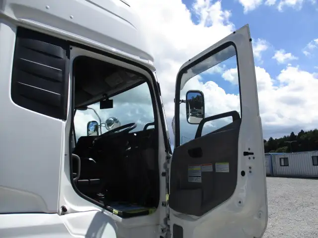 令和5年　ＵＤ　低床アルミウィング　400馬力　AT　積載：13,600㎏の画像31