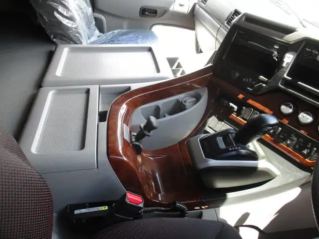 令和5年　ＵＤ　低床アルミウィング　400馬力　AT　積載：13,600㎏の画像34