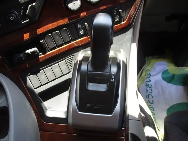 令和5年　ＵＤ　低床アルミウィング　400馬力　AT　積載：13,600㎏の画像35