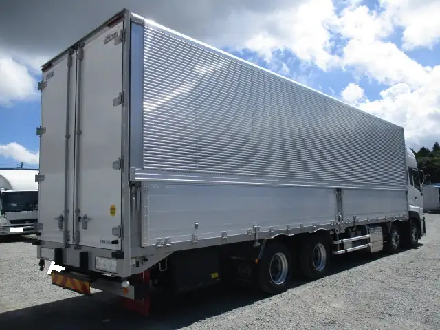 令和5年　ＵＤ　低床アルミウィング　400馬力　AT　積載：13,600㎏の画像5