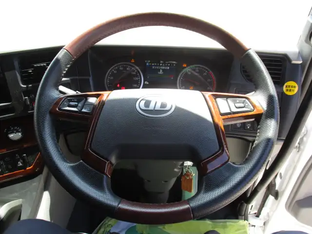 令和5年　ＵＤ　低床アルミウィング　400馬力　AT　積載：13,600㎏の画像43