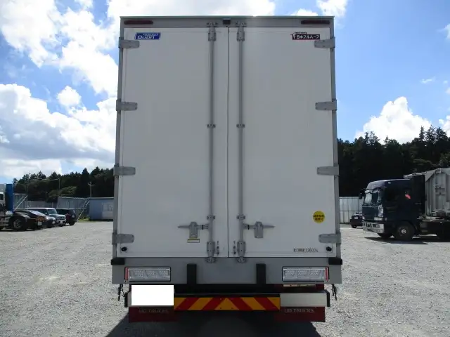 令和5年　ＵＤ　低床アルミウィング　400馬力　AT　積載：13,600㎏の画像6