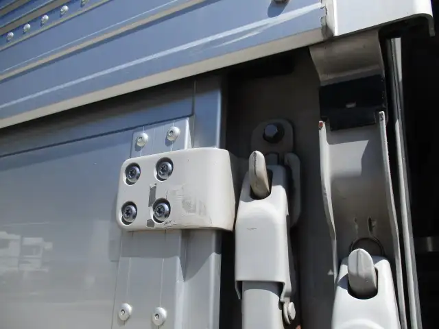 令和5年　ＵＤ　低床アルミウィング　400馬力　AT　積載：13,600㎏の画像57