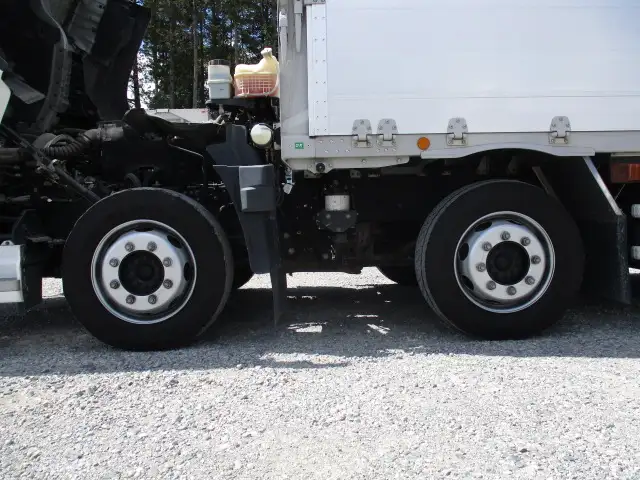 令和5年　ＵＤ　低床アルミウィング　400馬力　AT　積載：13,600㎏の画像9