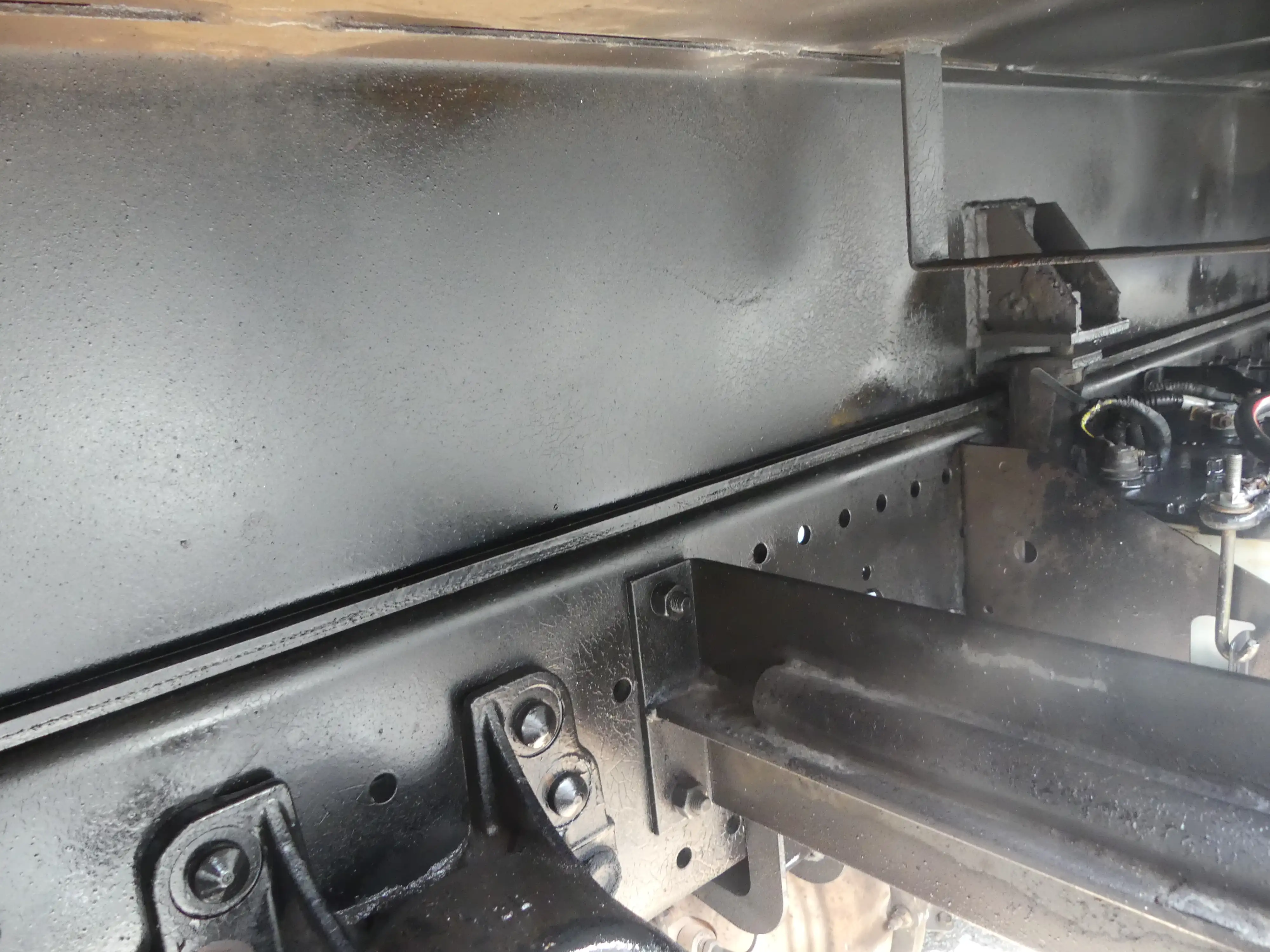 平成23年06月中古中型ミキサー車・高所作業車・その他特装車いすゞフォワードの画像20