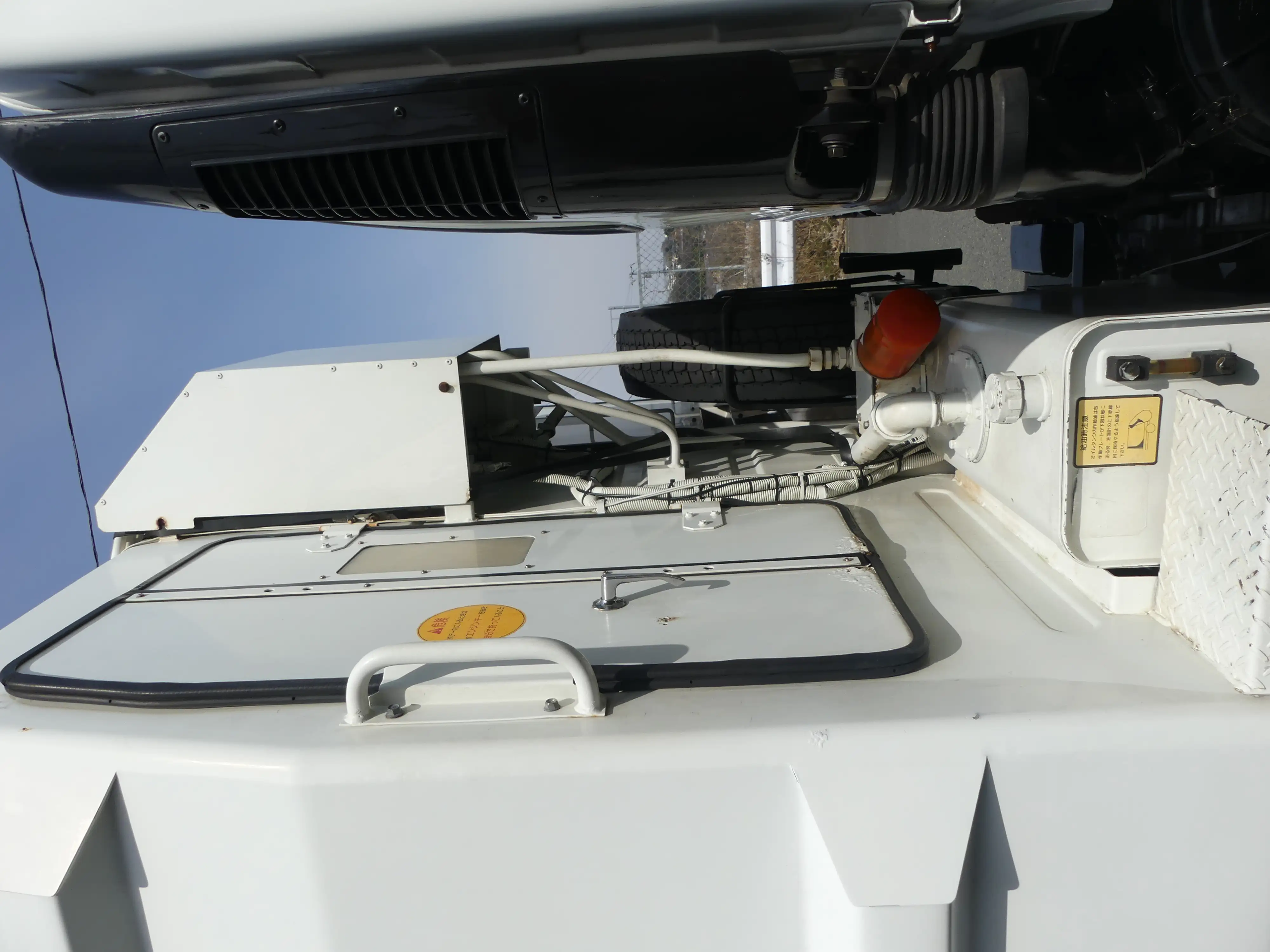 平成23年06月中古中型ミキサー車・高所作業車・その他特装車いすゞフォワードの画像21