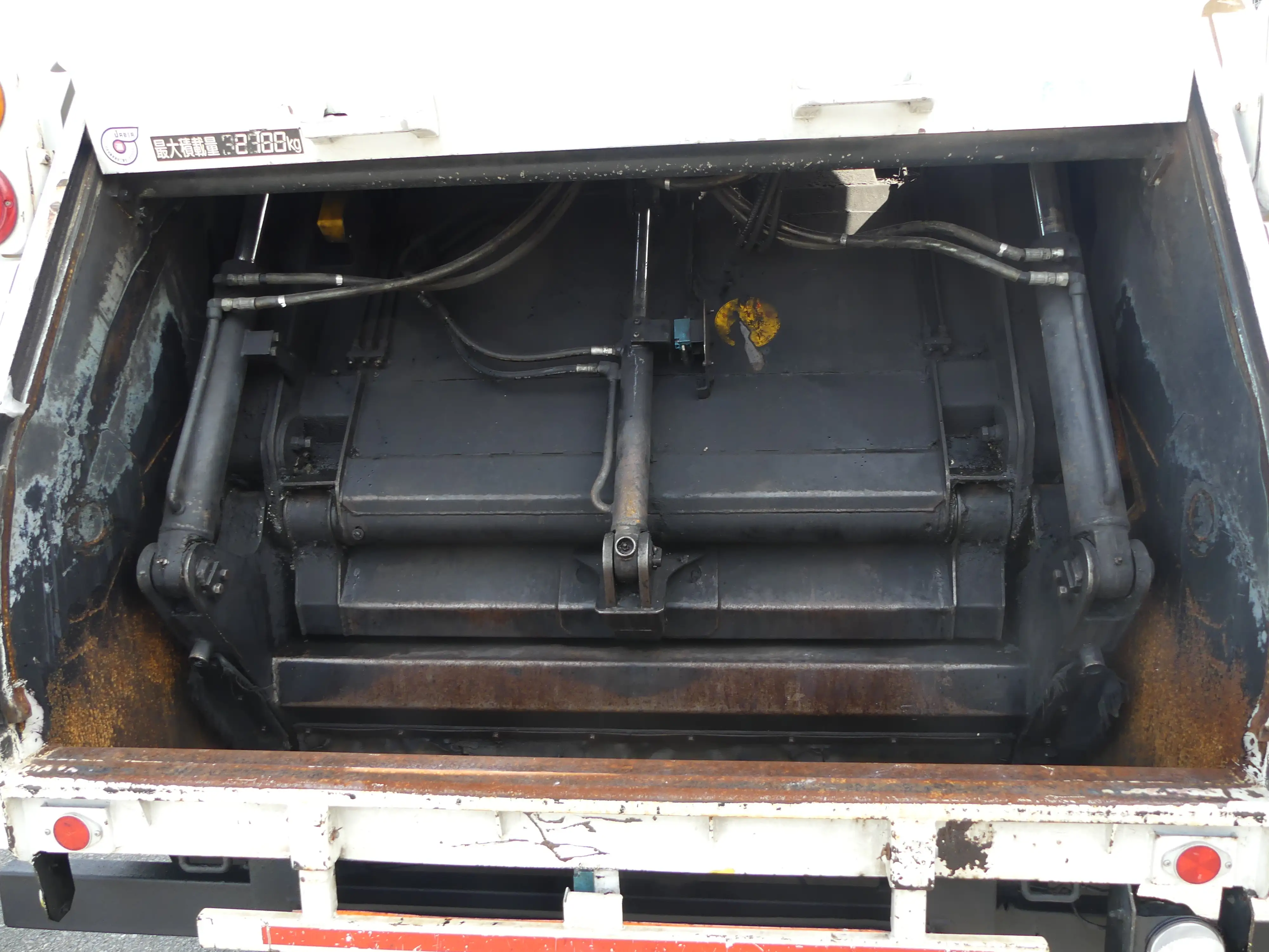 平成23年06月中古中型ミキサー車・高所作業車・その他特装車いすゞフォワードの画像8