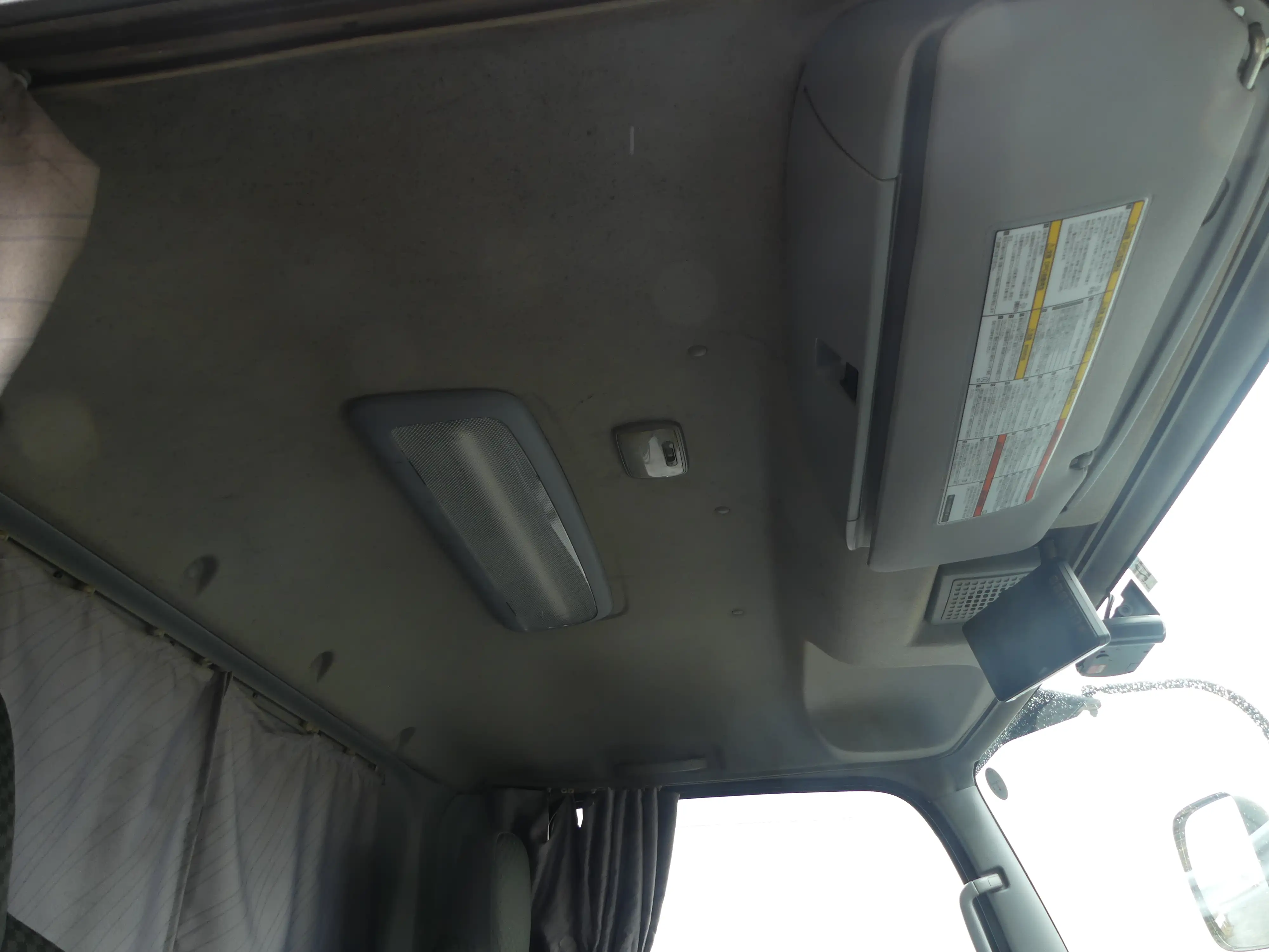 平成28年12月中古中型冷凍バン・ウィングいすゞフォワードの画像12