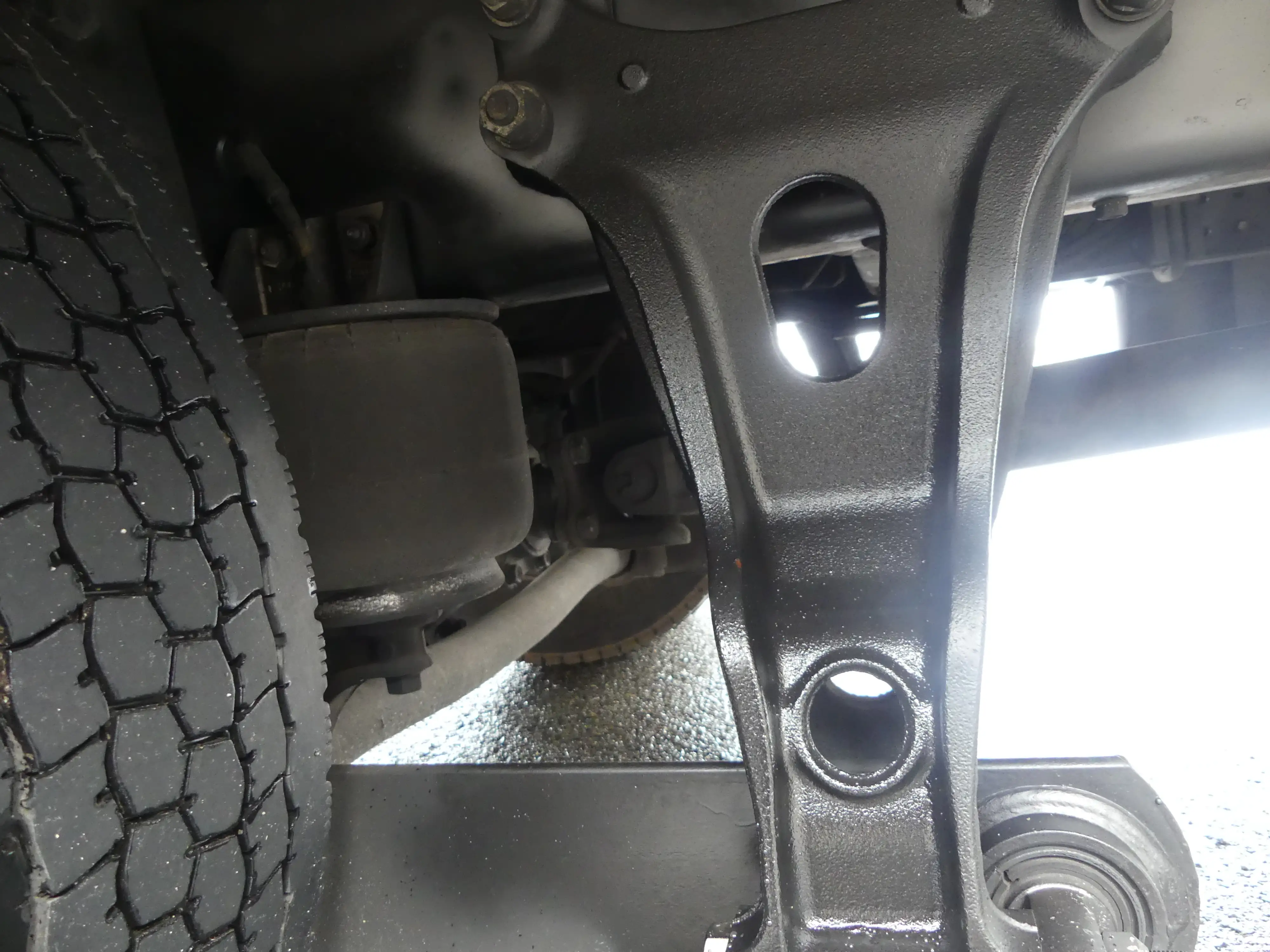 平成28年12月中古中型冷凍バン・ウィングいすゞフォワードの画像29