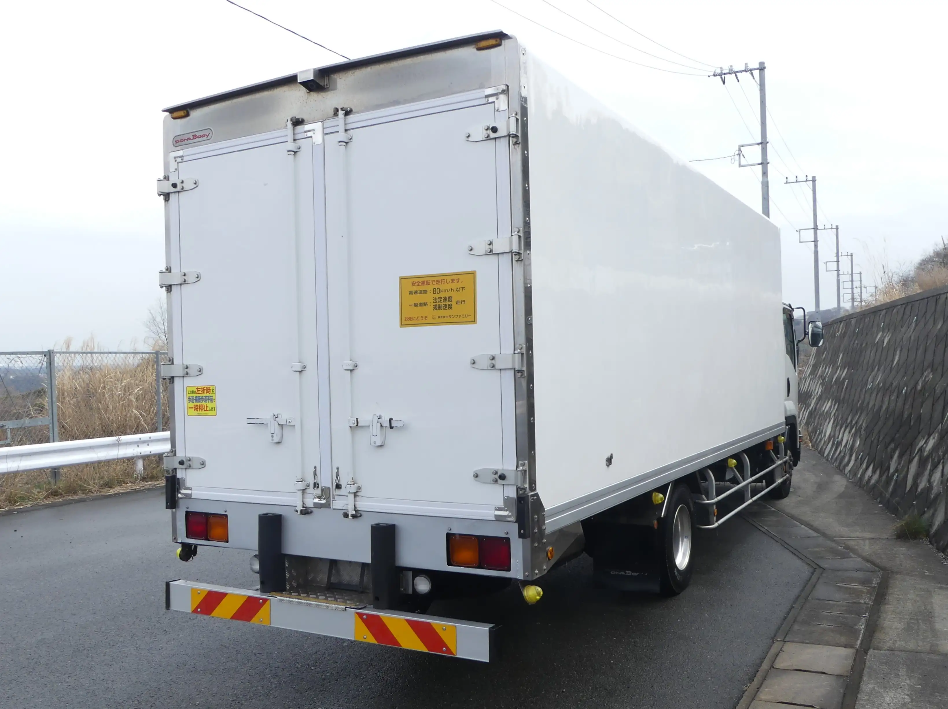 平成28年12月中古中型冷凍バン・ウィングいすゞフォワードの画像4