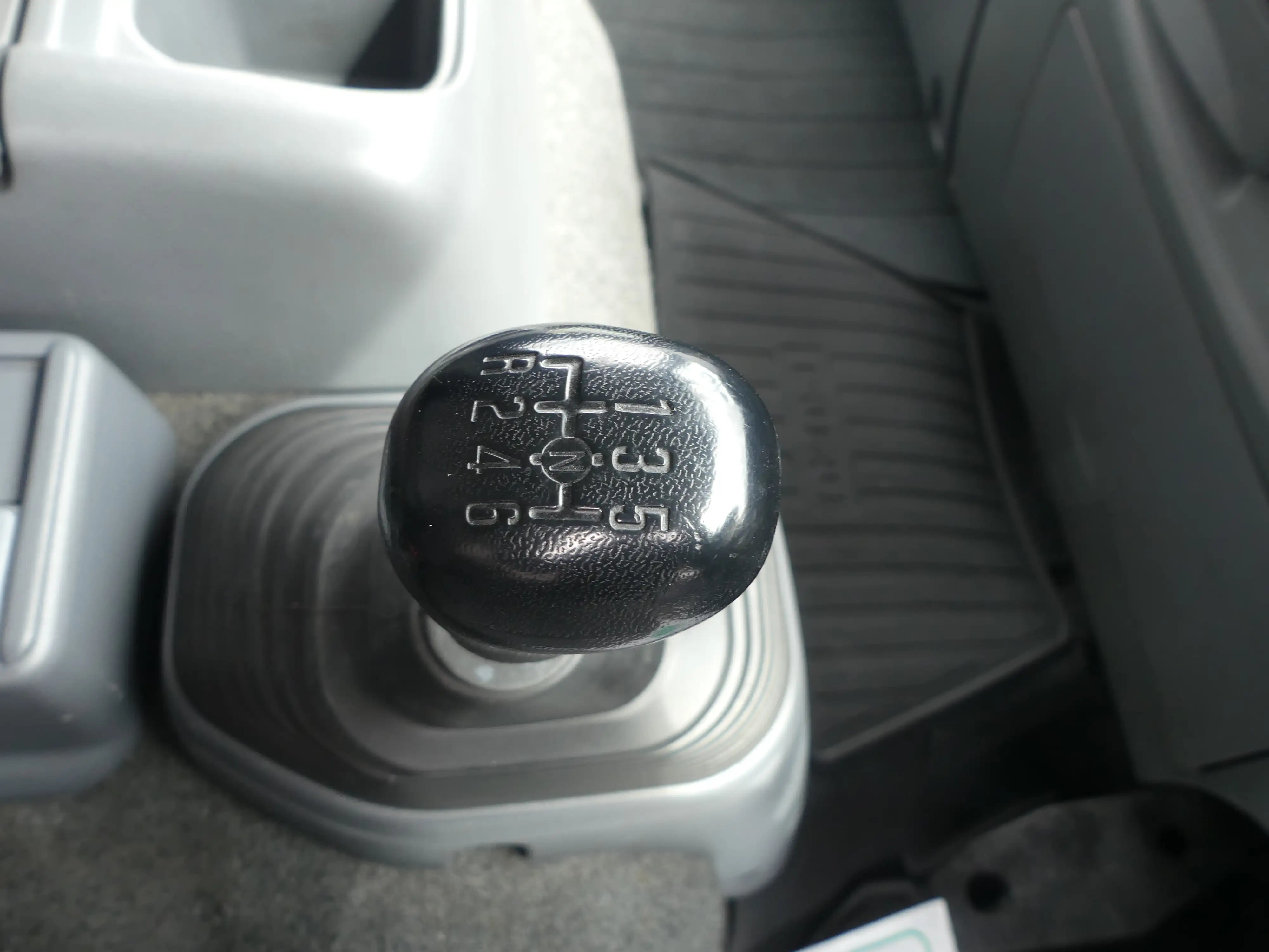 平成28年12月中古中型冷凍バン・ウィングいすゞフォワードの画像8