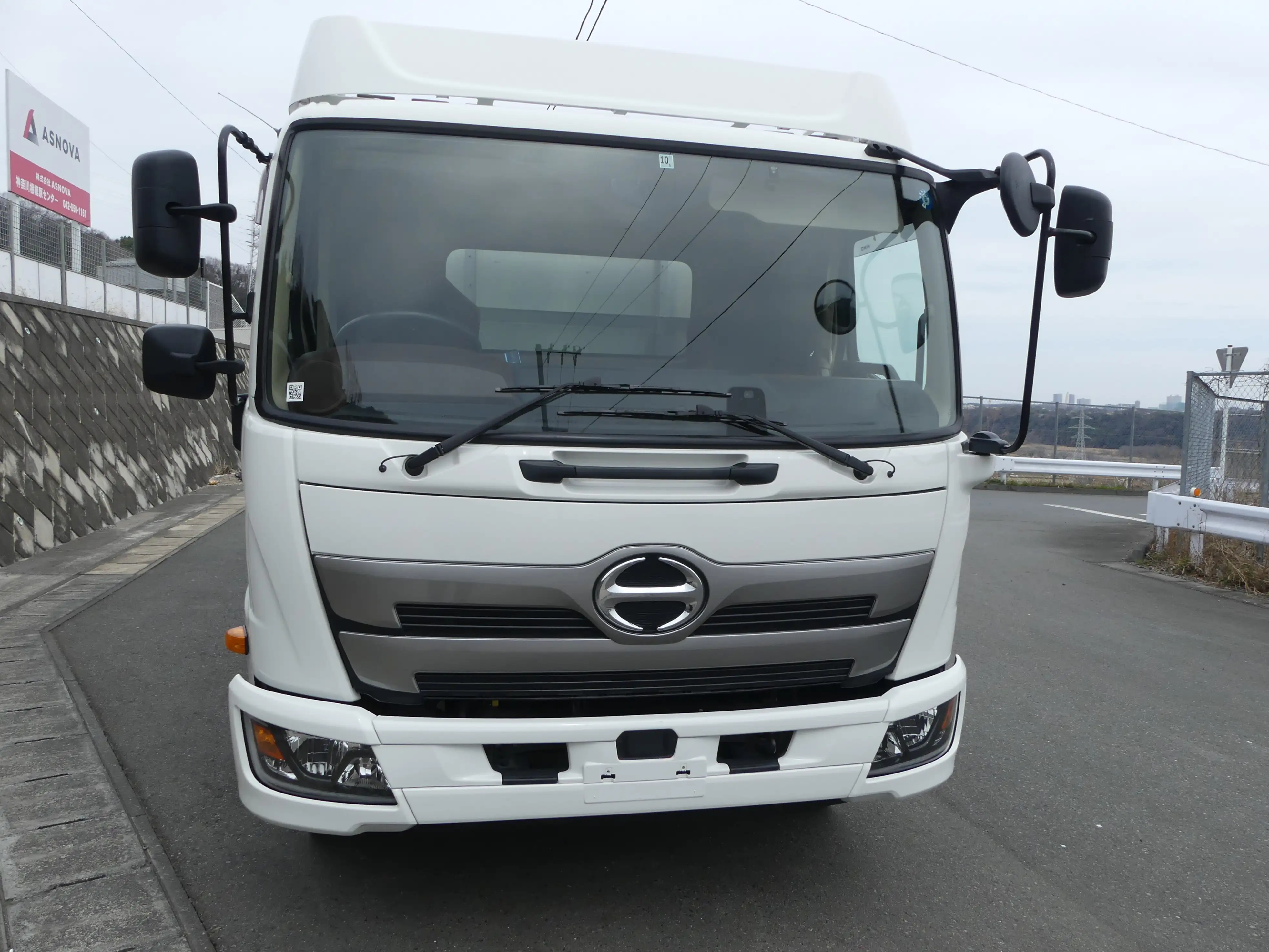 平成29年10月中古中型平ボディ日野レンジャーの画像2