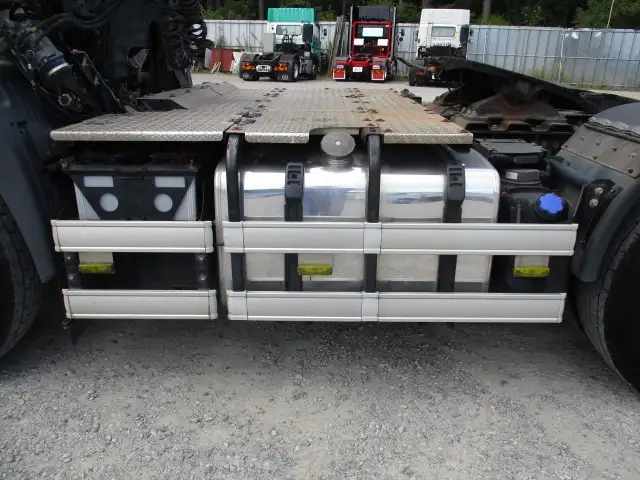 平成26年10月中古大型トラクタヘッド日野プロフィアの画像20