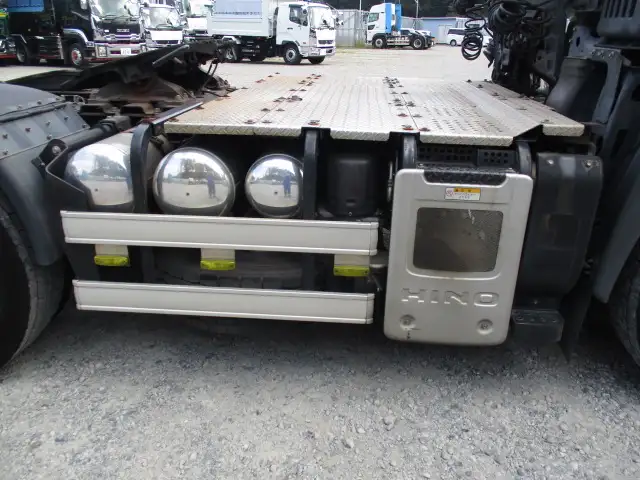 平成26年10月中古大型トラクタヘッド日野プロフィアの画像21