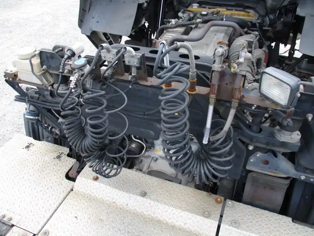 平成26年10月中古大型トラクタヘッド日野プロフィアの画像23