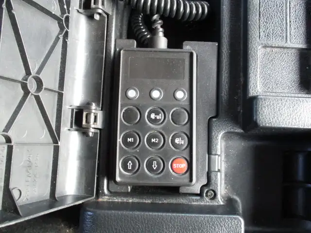 平成26年10月中古大型トラクタヘッド日野プロフィアの画像32