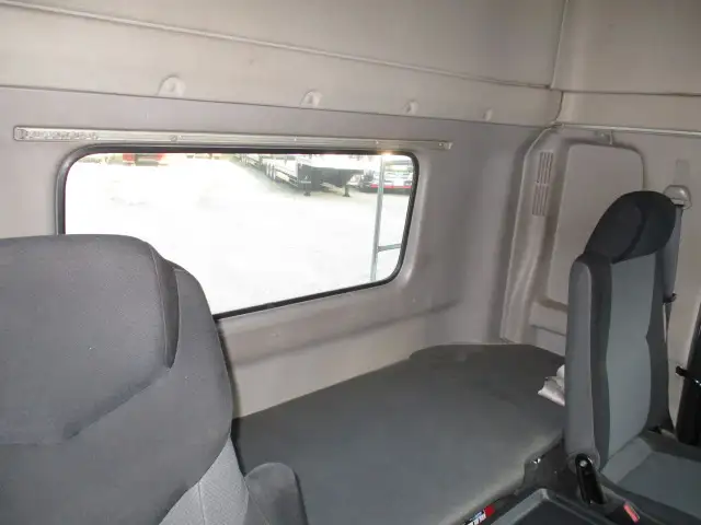 平成26年10月中古大型トラクタヘッド日野プロフィアの画像42