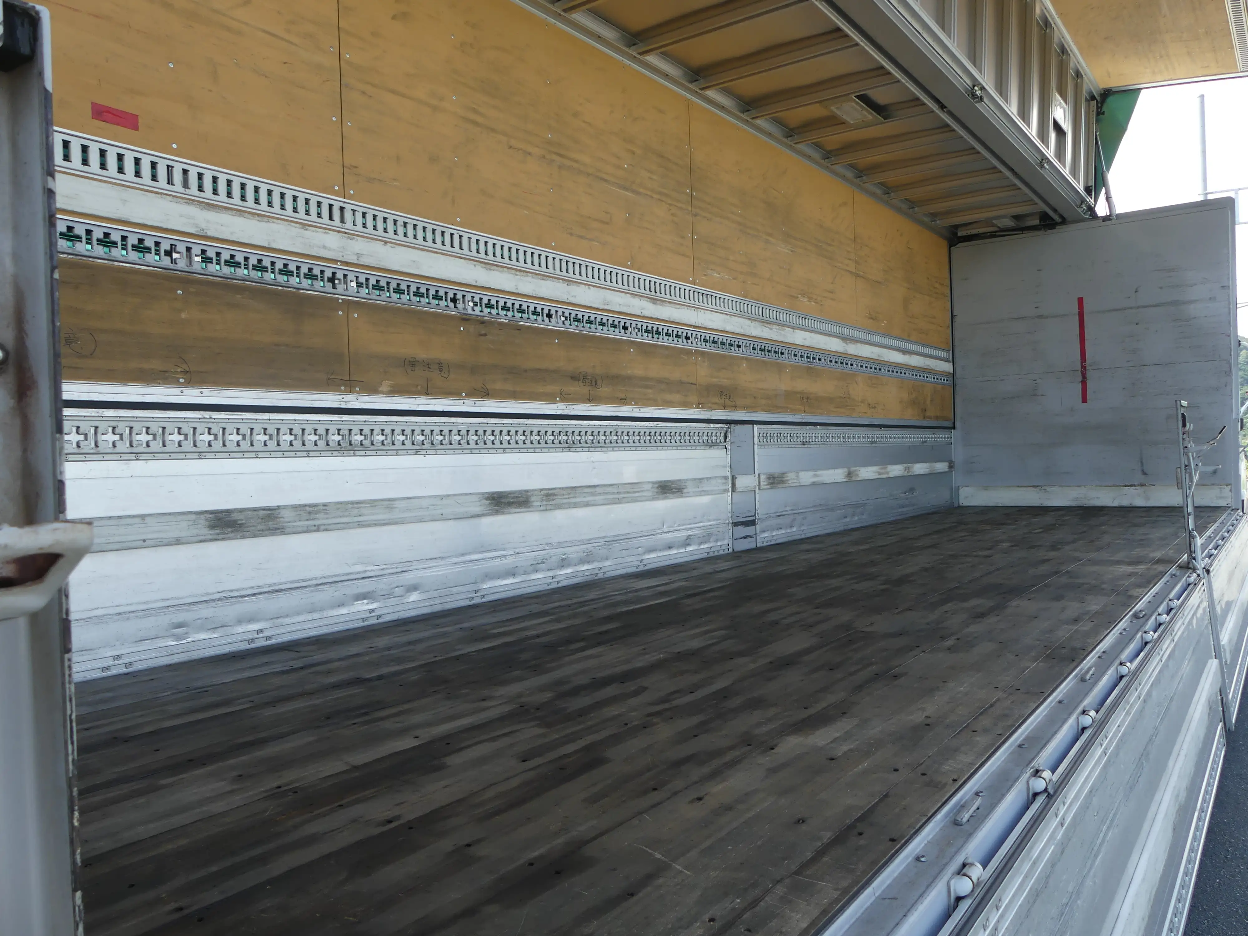 平成28年09月中古大型アルミバン・ウィングいすゞギガの画像13