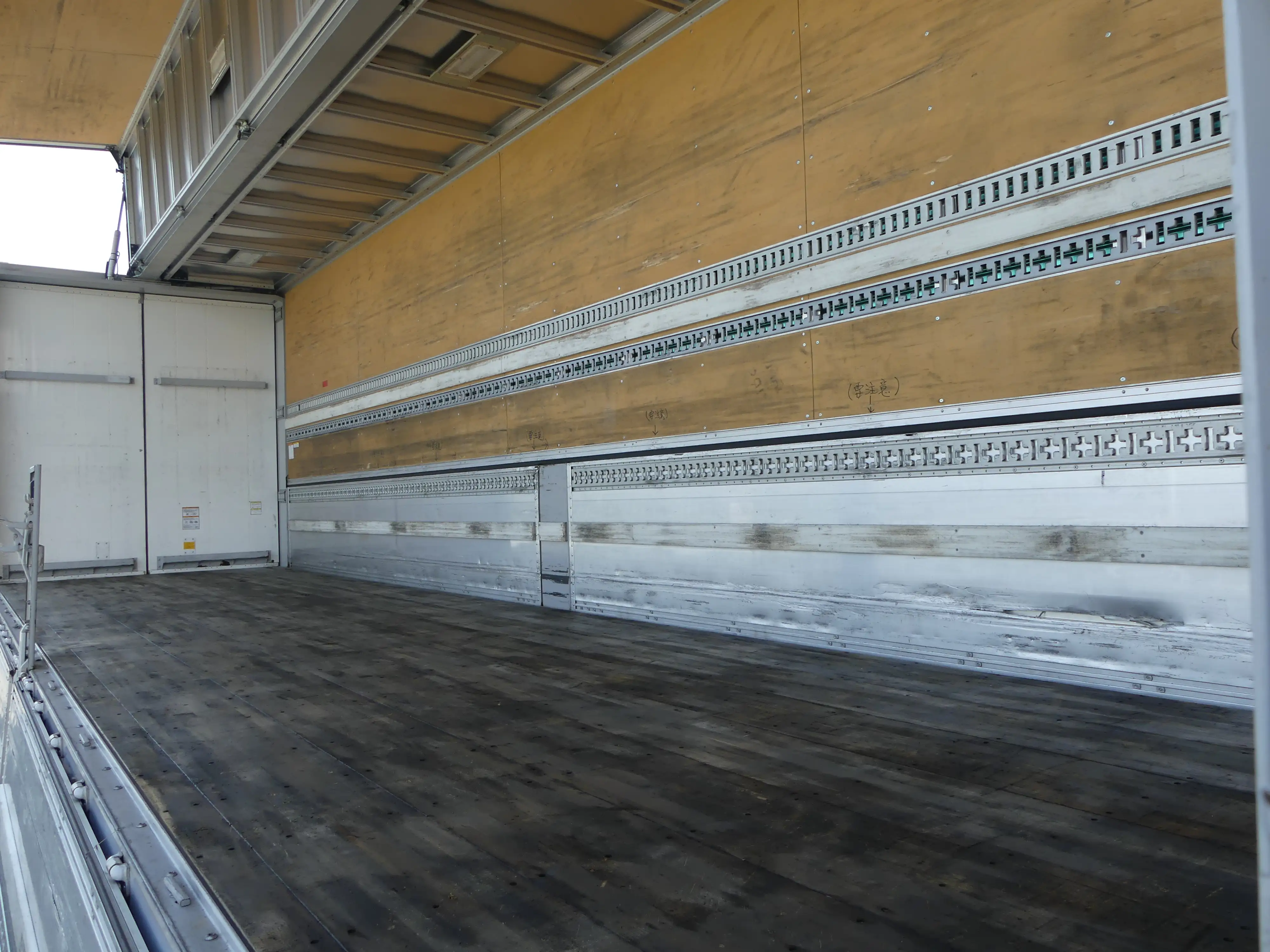 平成28年09月中古大型アルミバン・ウィングいすゞギガの画像14