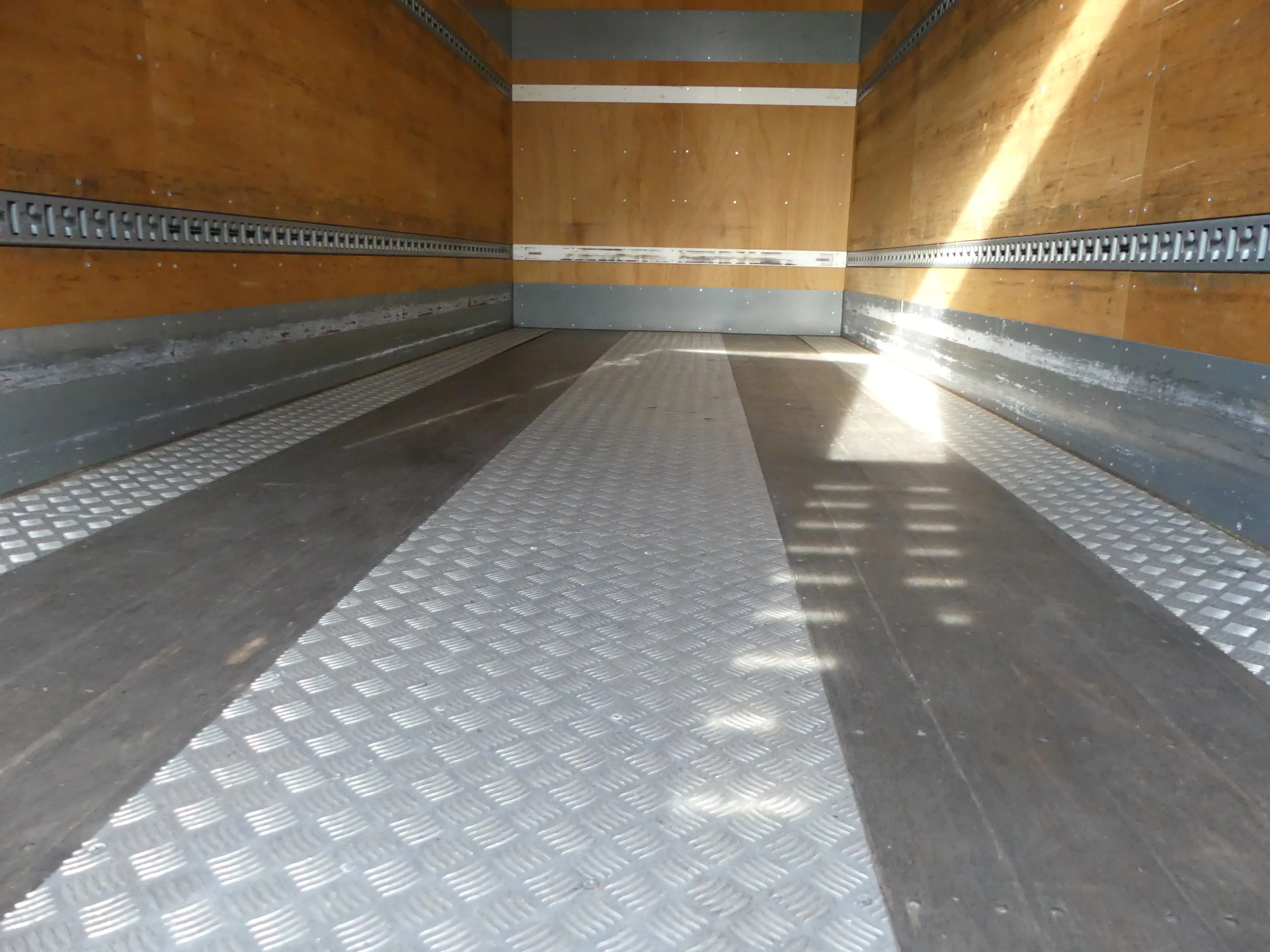 平成28年09月中古大型アルミバン・ウィングいすゞギガの画像15