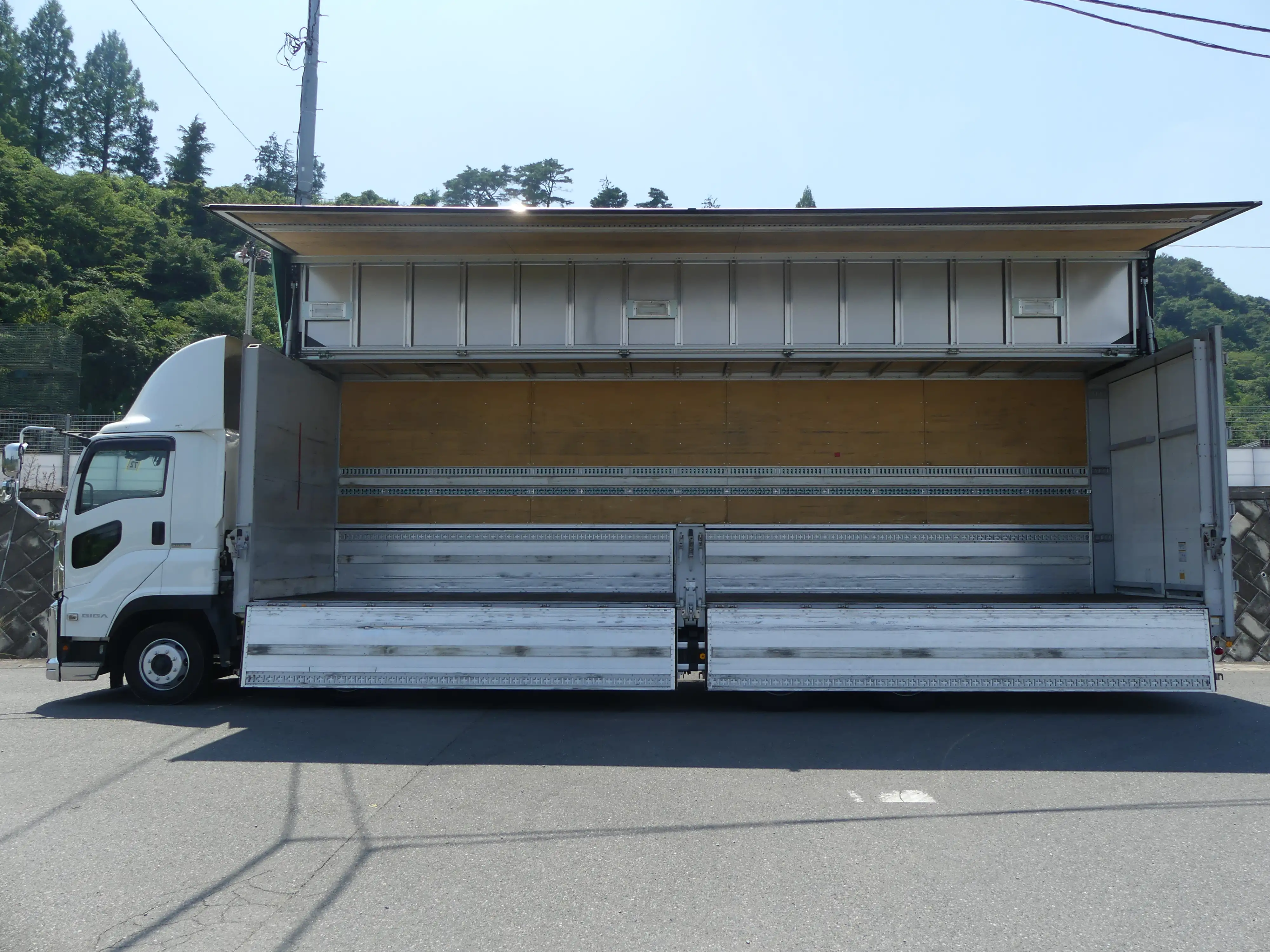 平成28年09月中古大型アルミバン・ウィングいすゞギガの画像9