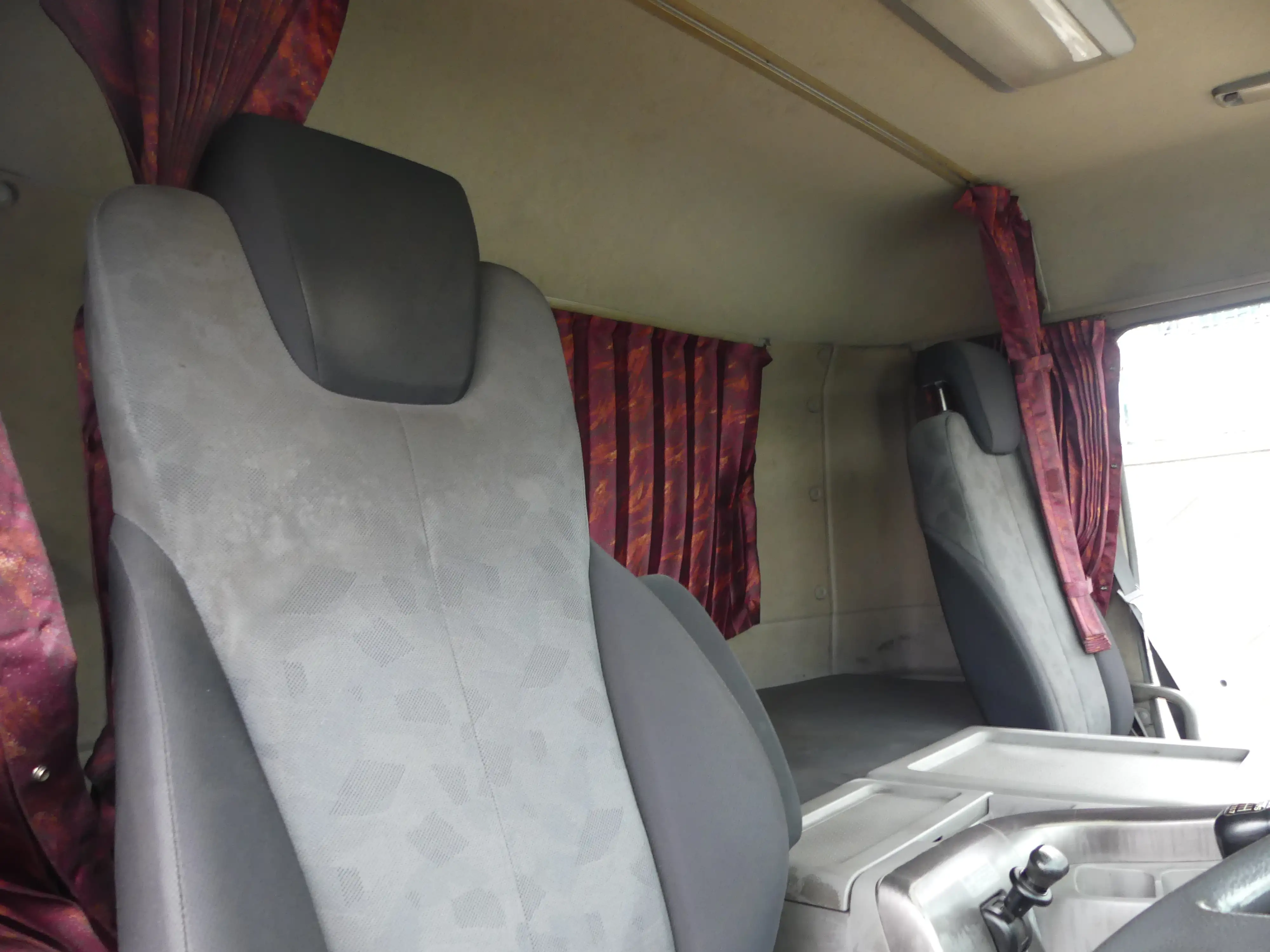 平成25年03月中古大型ダンプ日産UDクオンの画像11