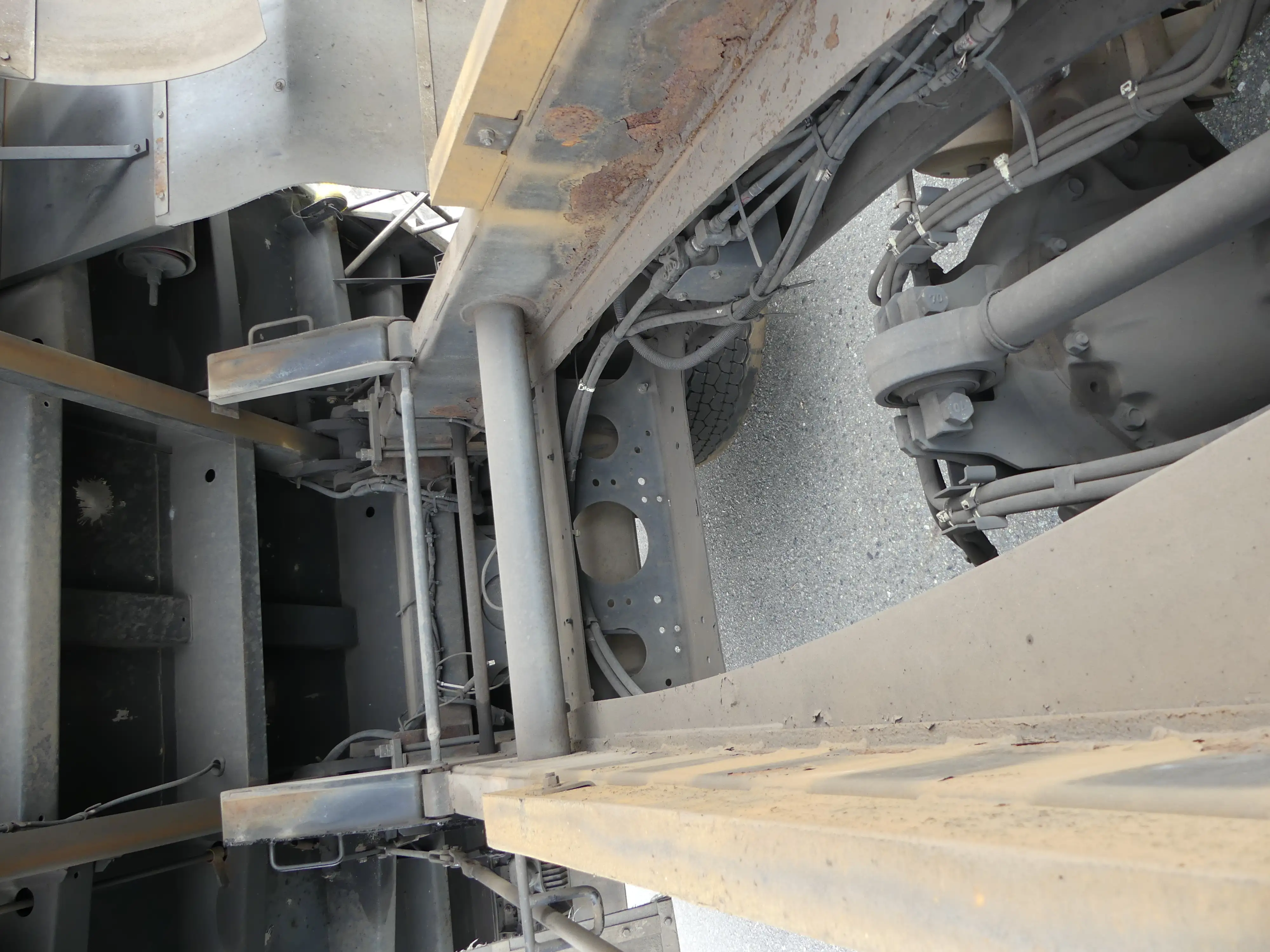 平成25年03月中古大型ダンプ日産UDクオンの画像18