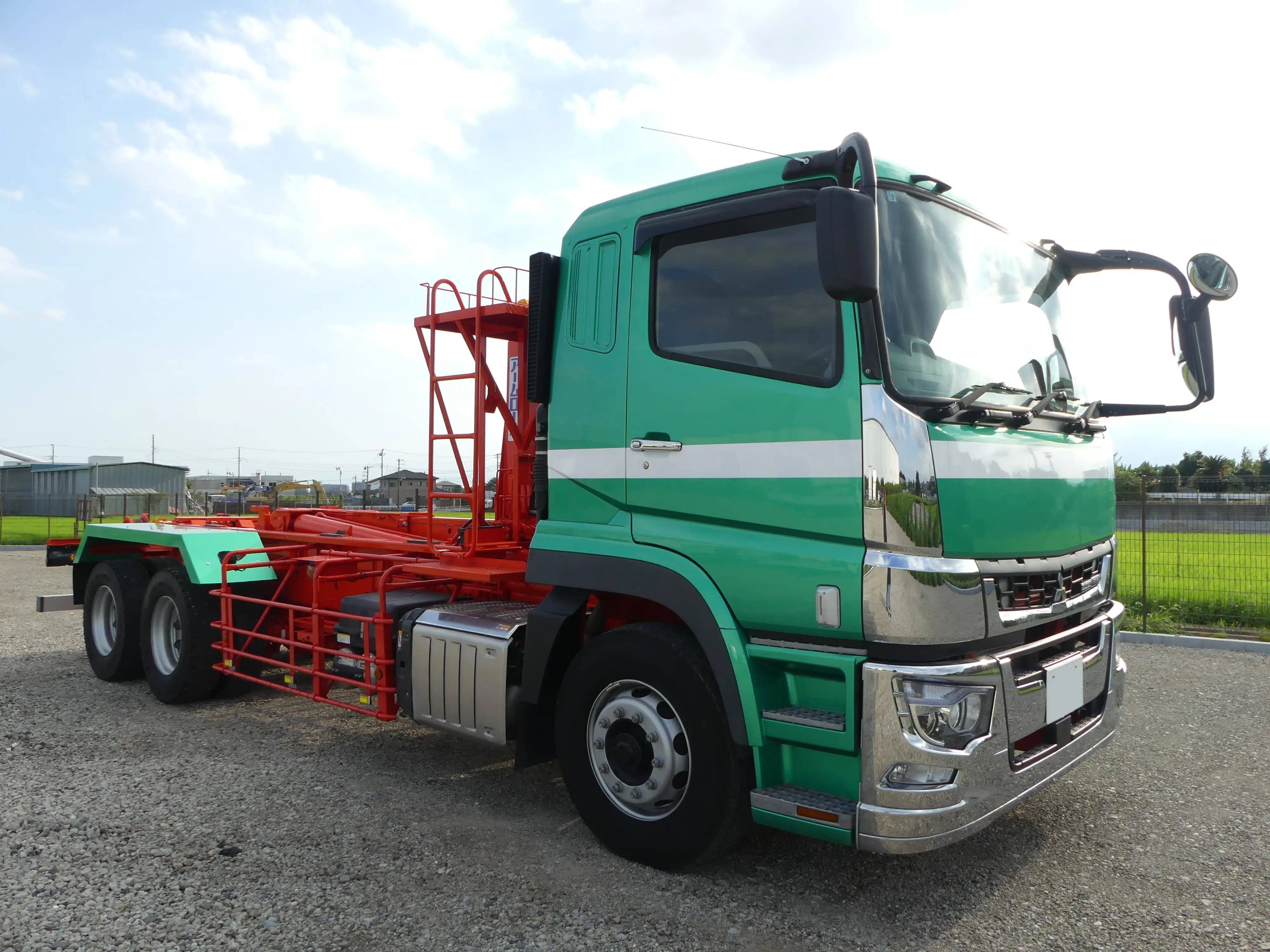 令和05年03月中古大型ミキサー車・高所作業車・その他特装車三菱ふそうスーパーグレートの画像3