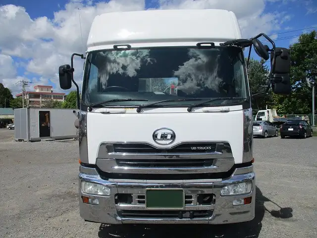 平成26年03月中古小型トラクタヘッド日産UDクオンの画像2