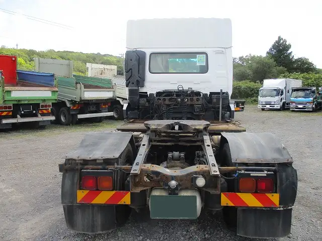 平成26年03月中古小型トラクタヘッド日産UDクオンの画像5