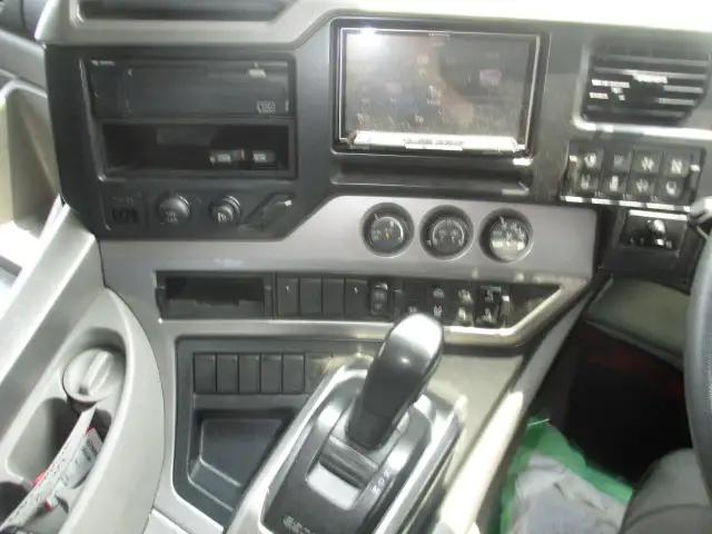 ☆車検付R8.3.13☆ 平成30年 UDトラックス トラクタ 460馬力 AT 第五輪:11,500kgの画像38